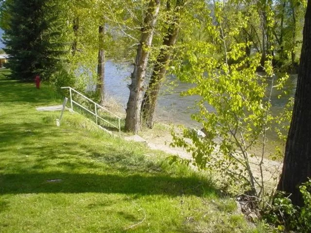 Day in Johnny's Motel