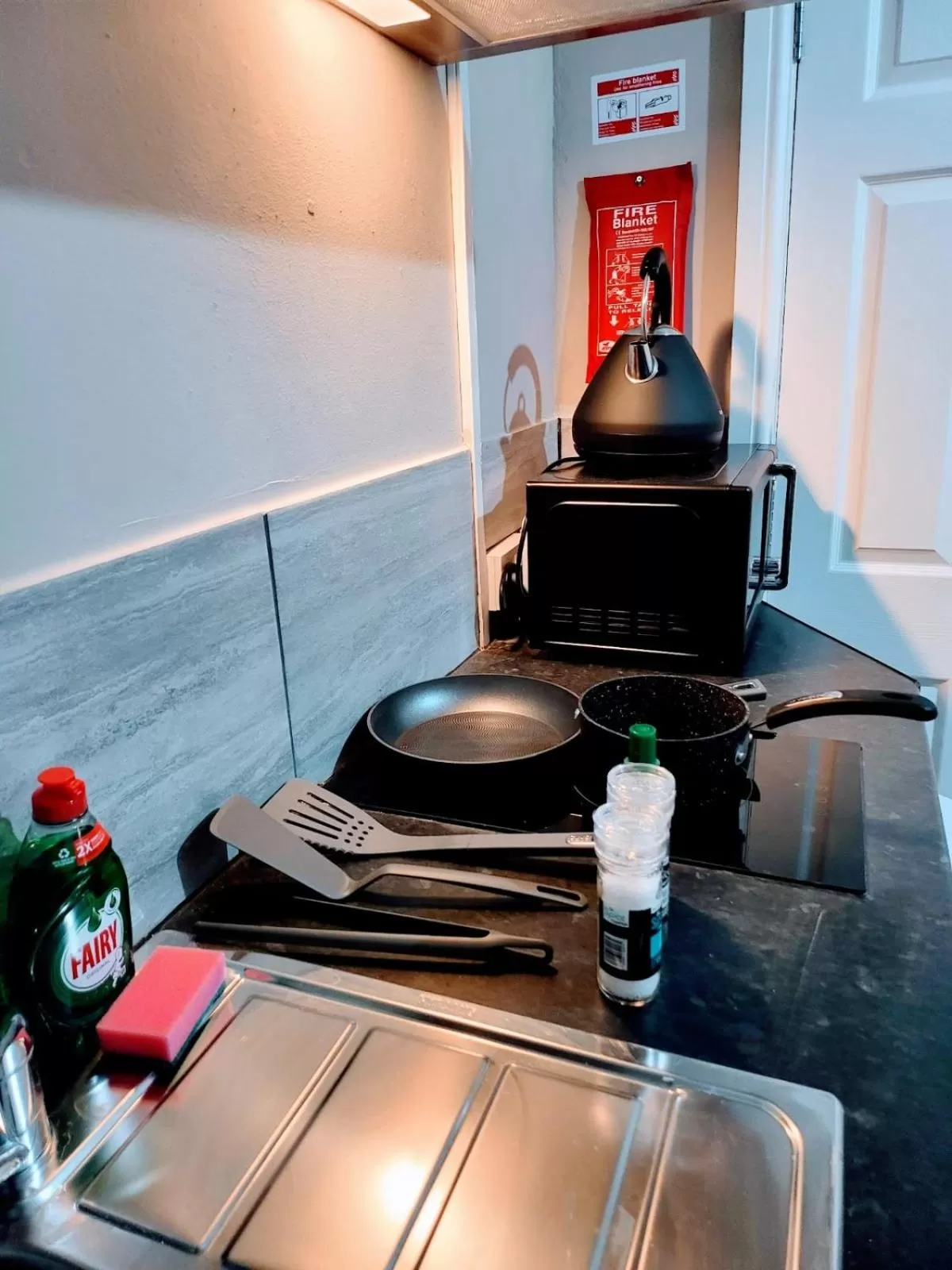 Kitchen or kitchenette in Easy Living Nottingham - Burns Street