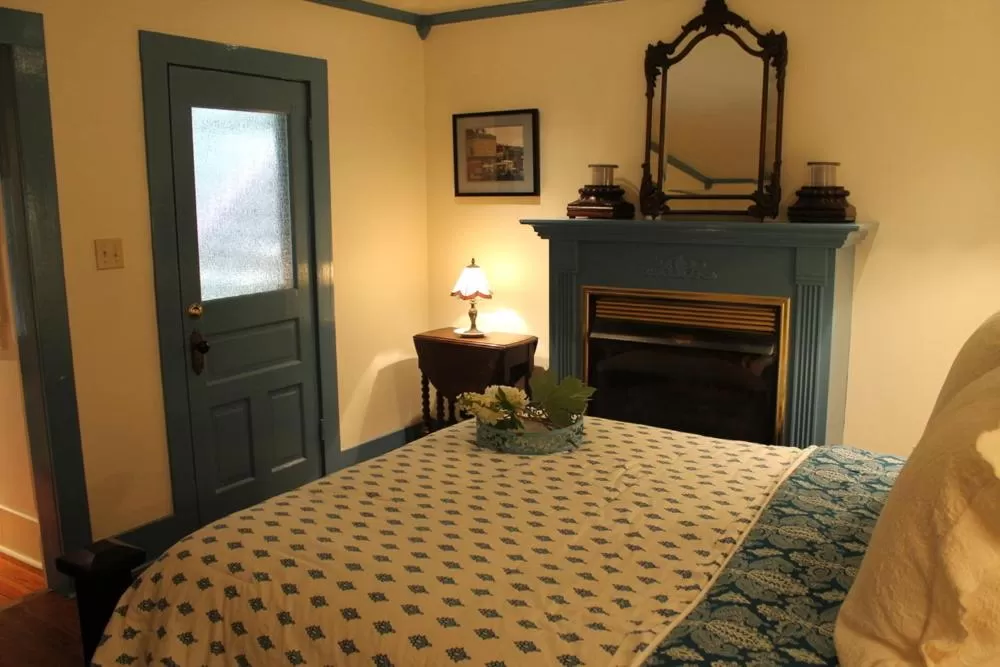 Bed in Hidden Springs Bed and Breakfast