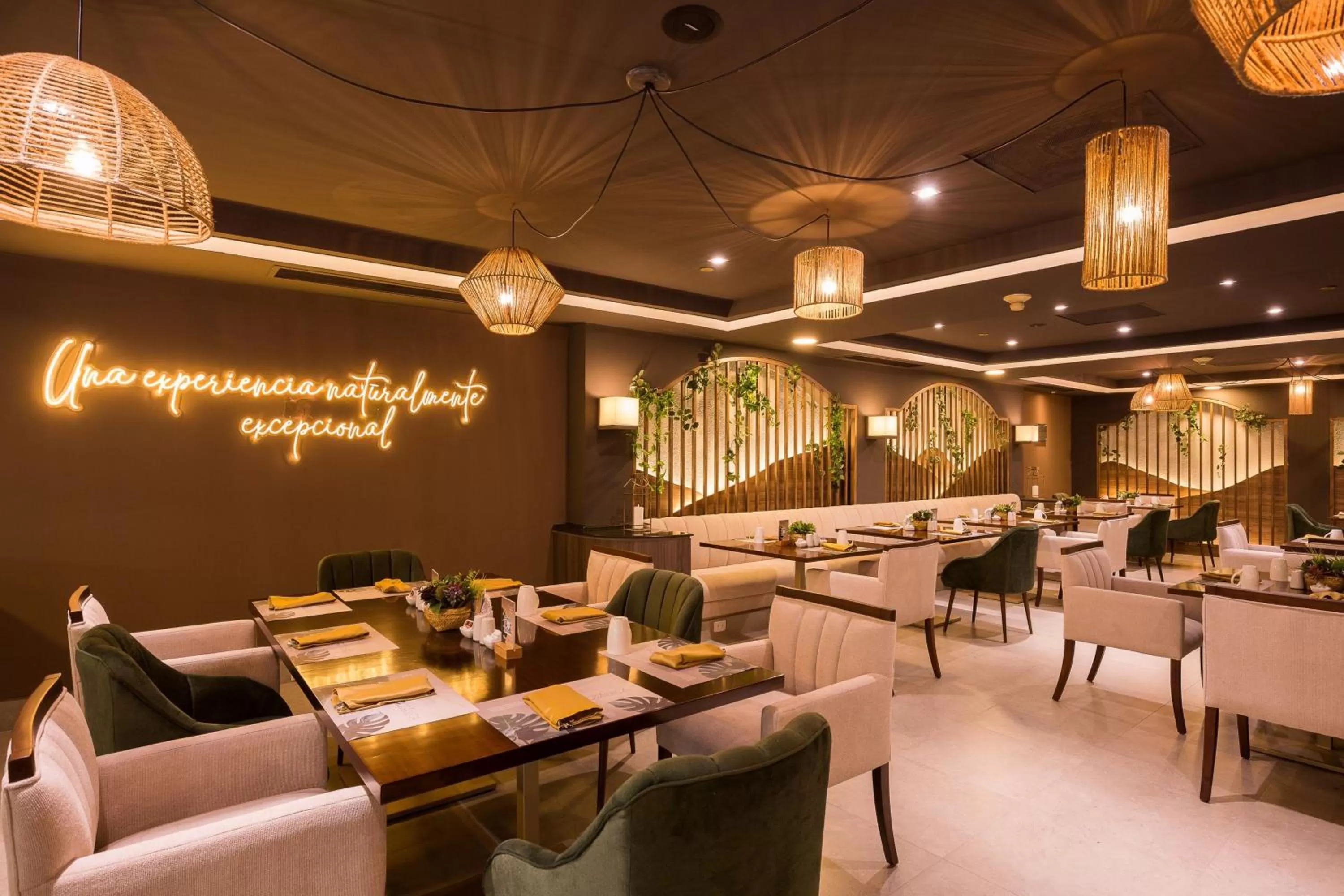 Restaurant/places to eat in JW Marriott Quito