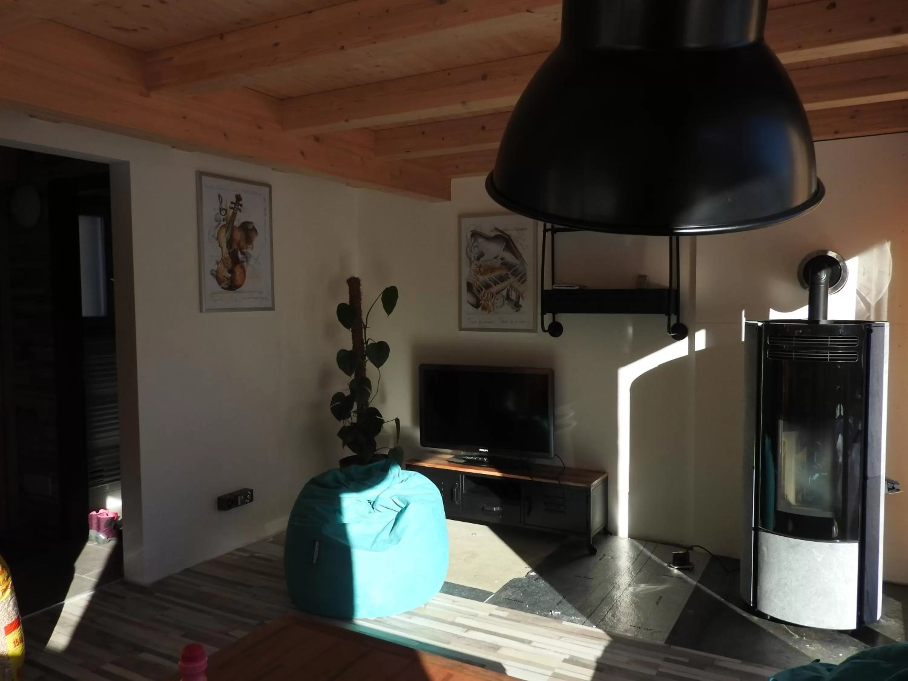 Communal lounge/ TV room, TV/Entertainment Center in La Tzavane