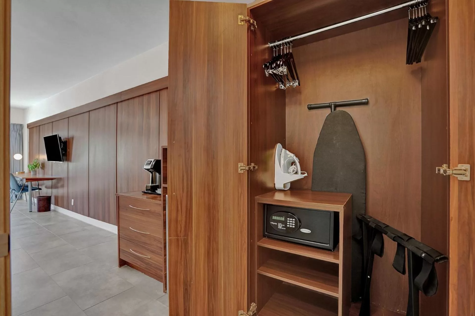 wardrobe in The Garden Hotel & Resort