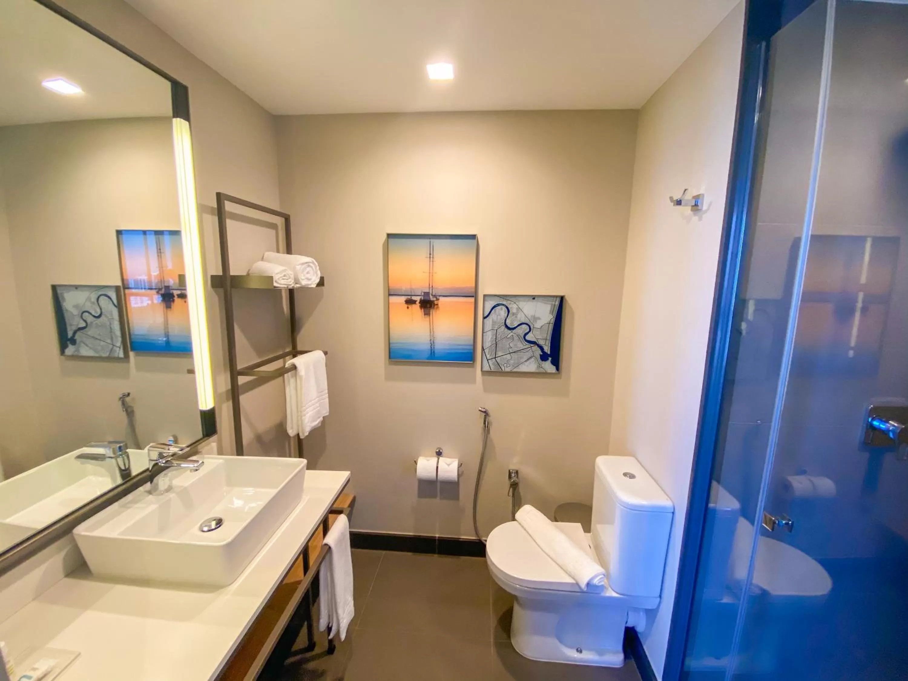 Shower in Mercure Itajai Navegantes