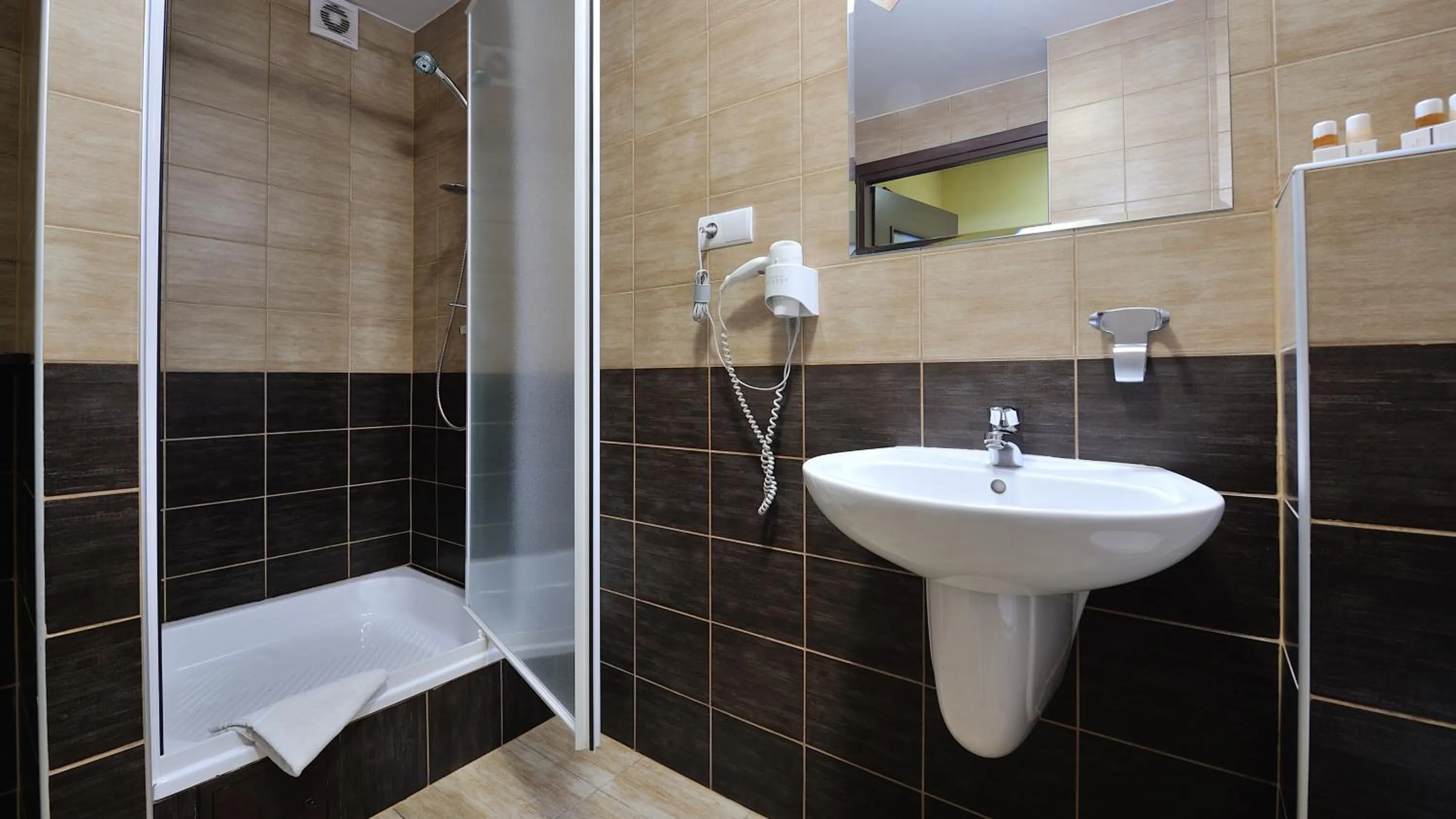 Shower in Hotel Diament Spodek