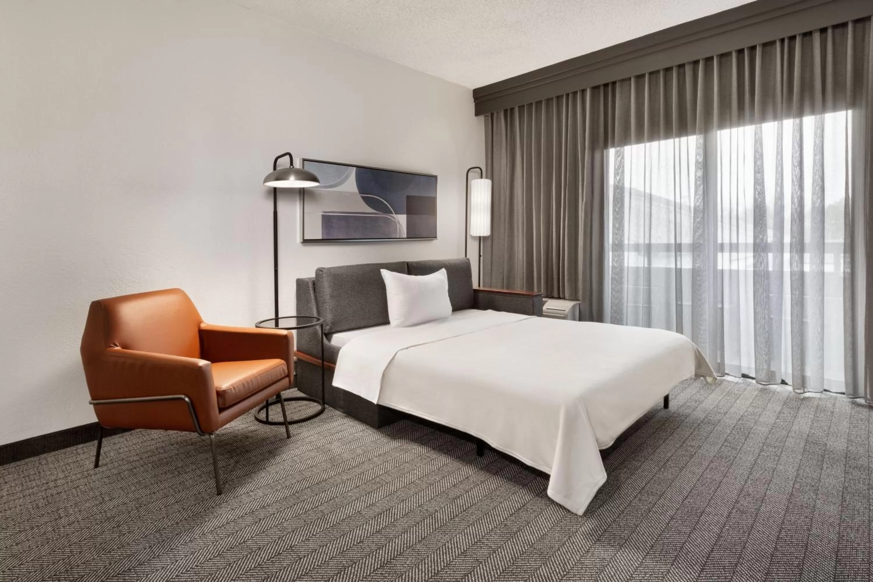 Photo of the whole room, Bed in Courtyard by Marriott Memphis Airport