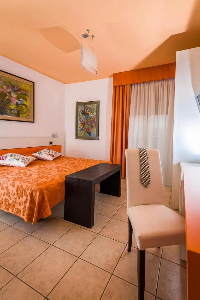 Photo of the whole room, Bed in Hotel Alle Due Palme