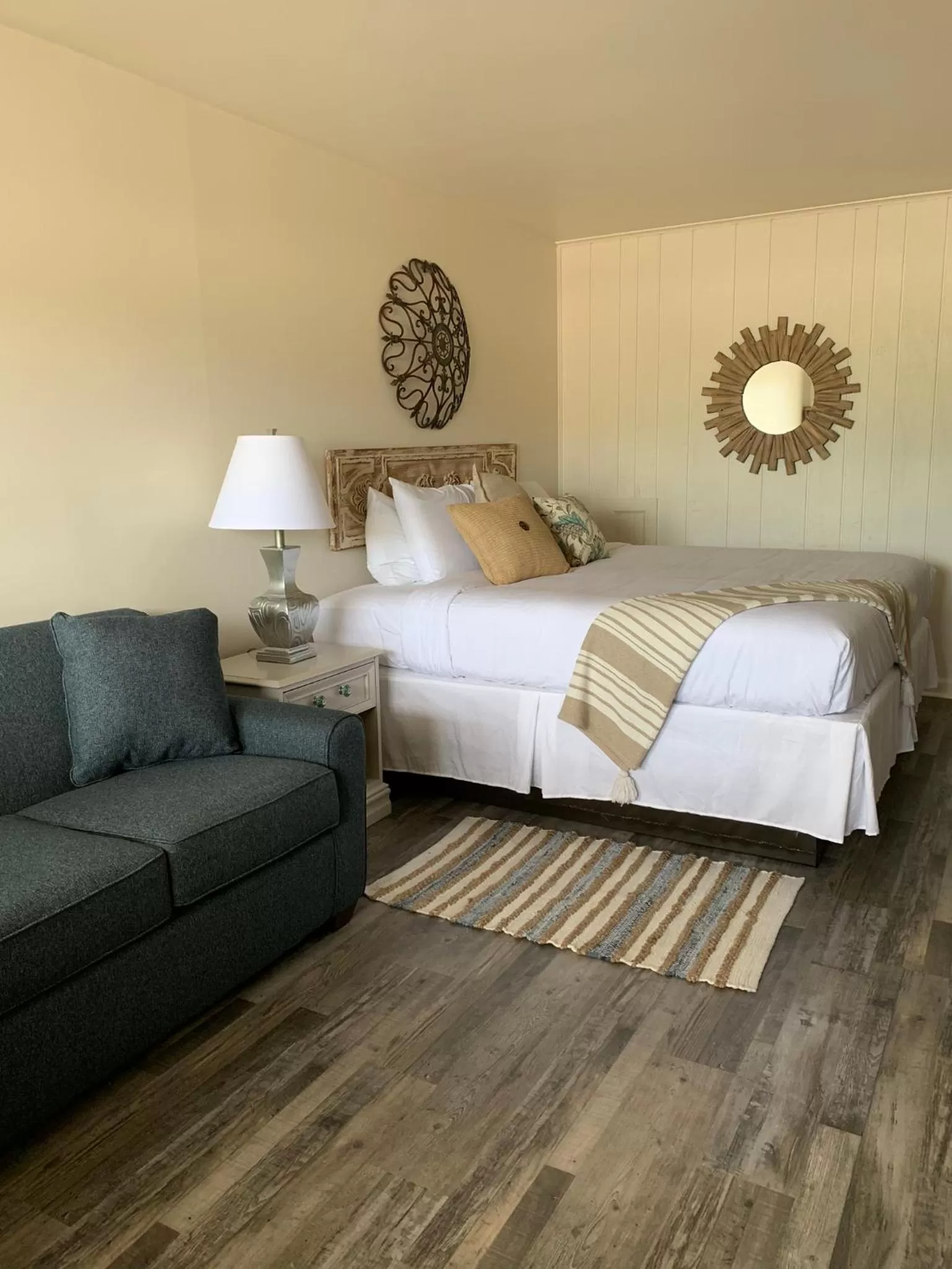 Bed in Ocean Glass Inn