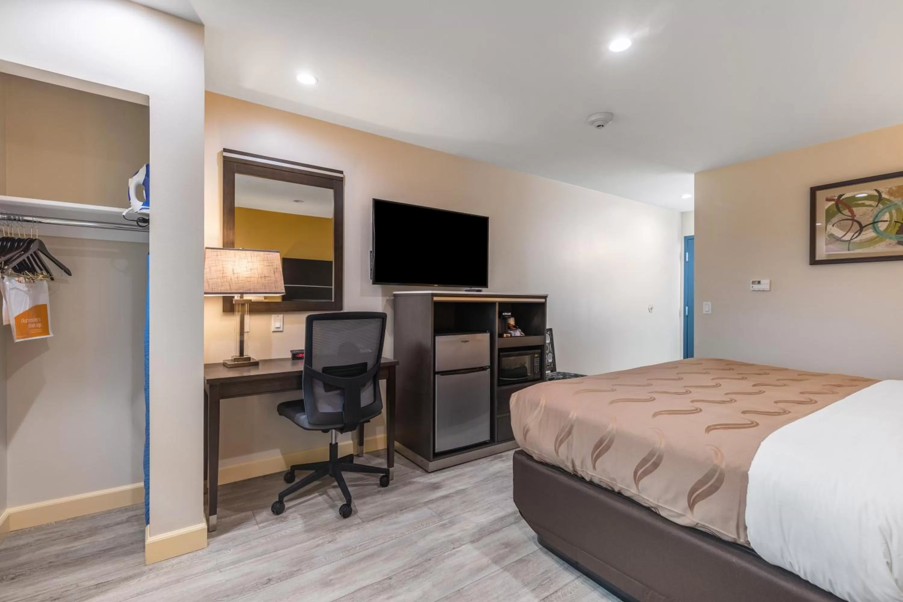 Bed in Quality Inn Banning I-10