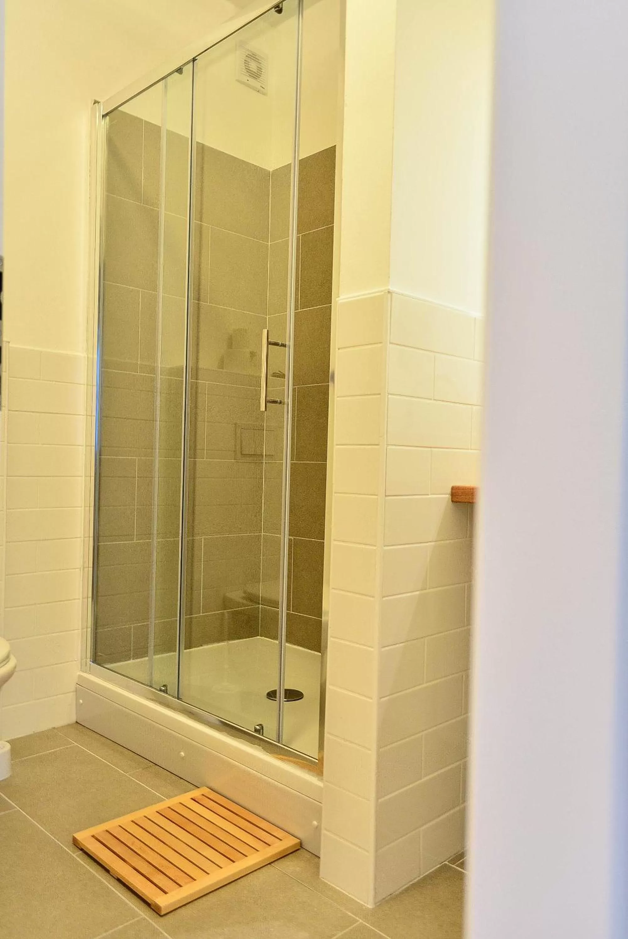 Bathroom in Golden B&B