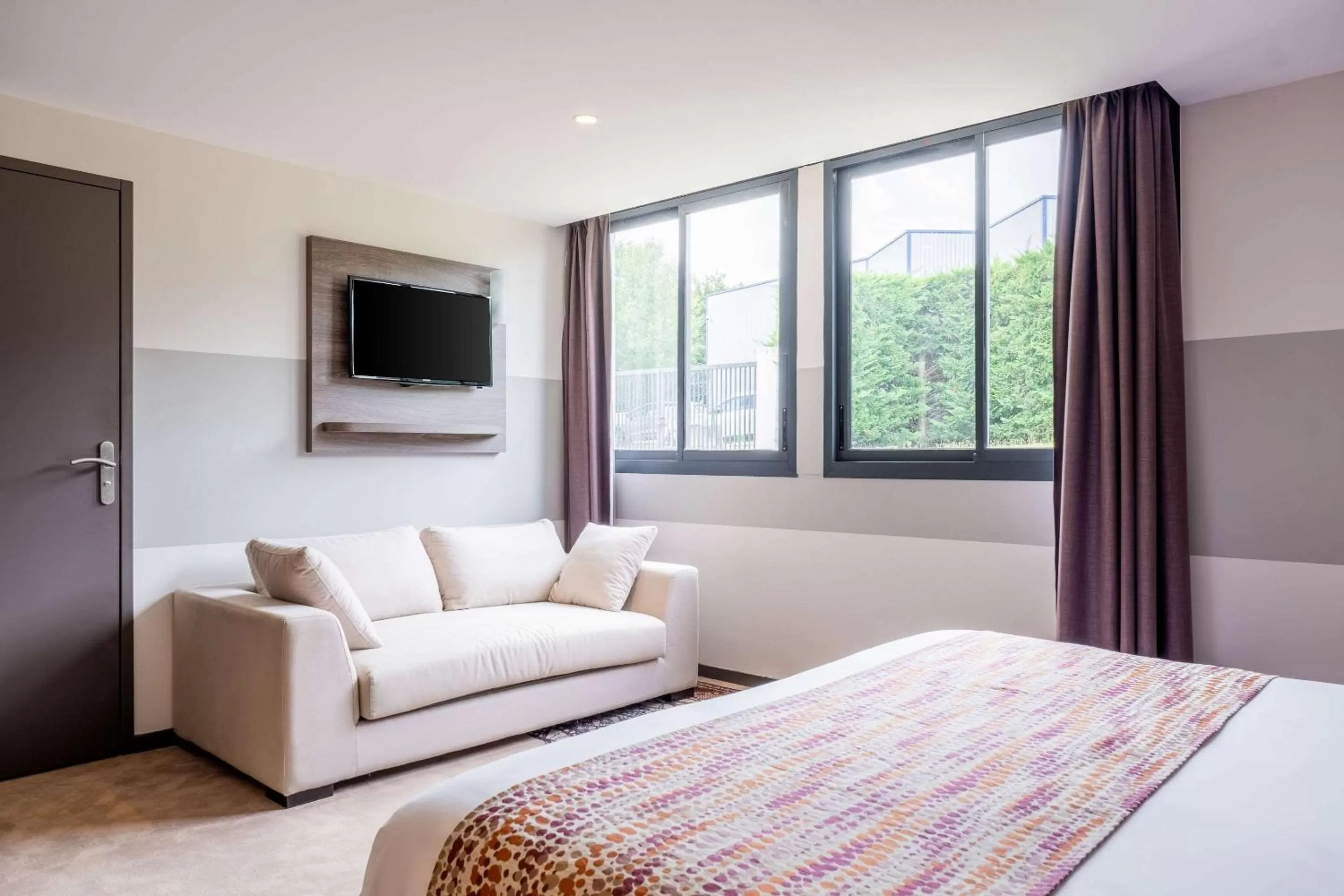 Photo of the whole room, Bed in Best Western Hôtel Agen Le Passage, Agen Sud