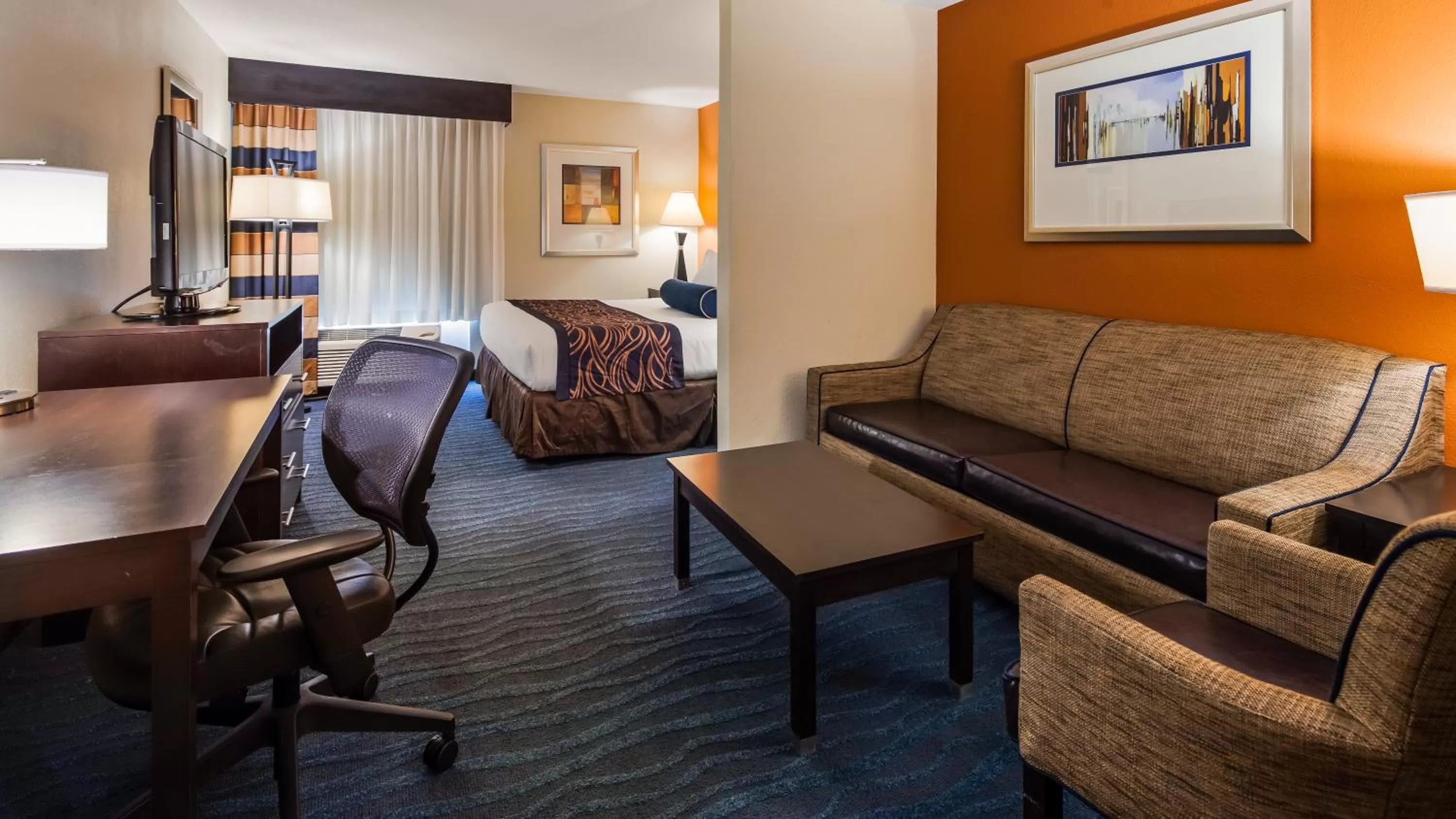 King Suite with Sofa Bed in Holiday Inn & Suites Columbia NE - Ft Jackson Area by IHG