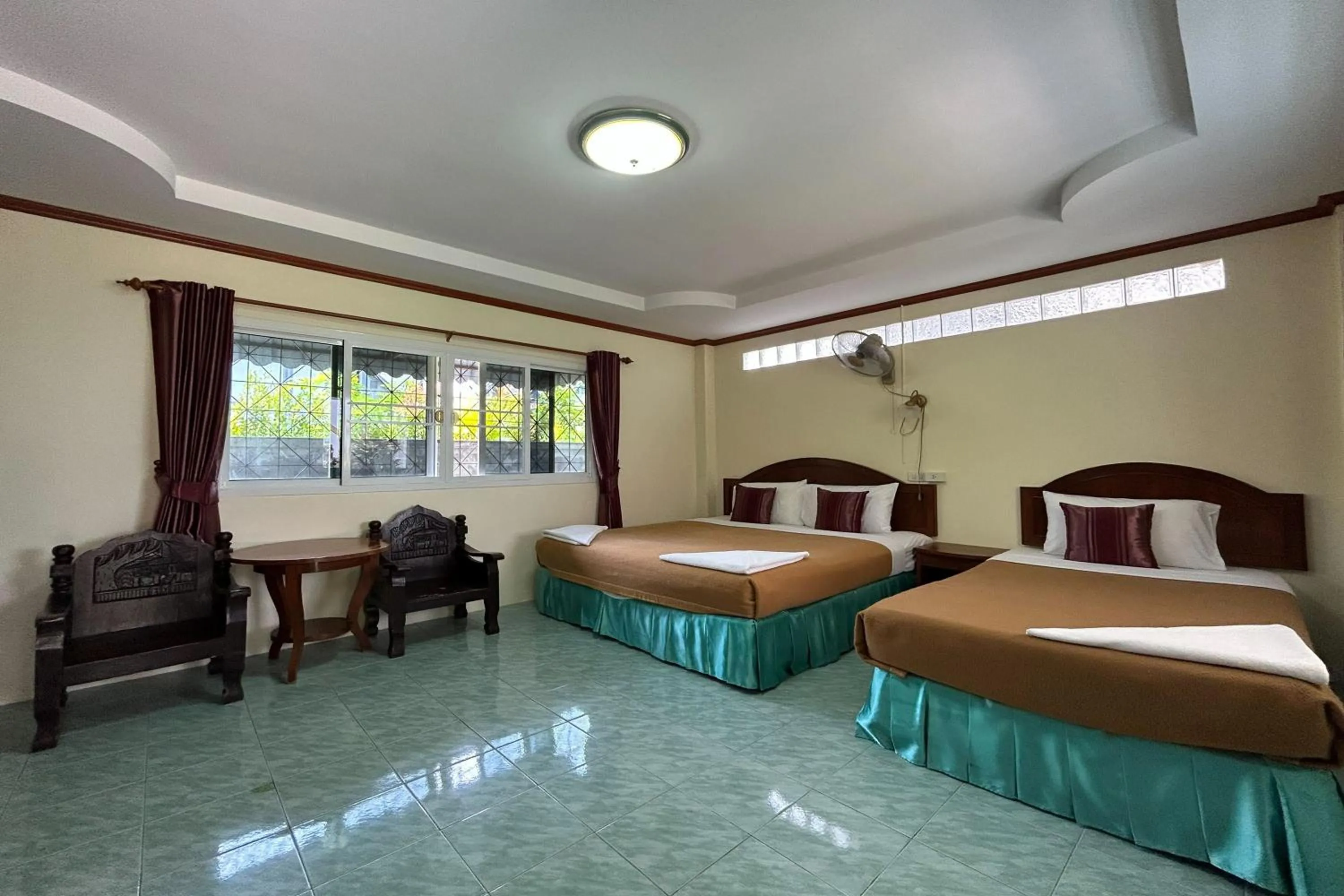 Bed in Me Mee Place & Tour Krabi