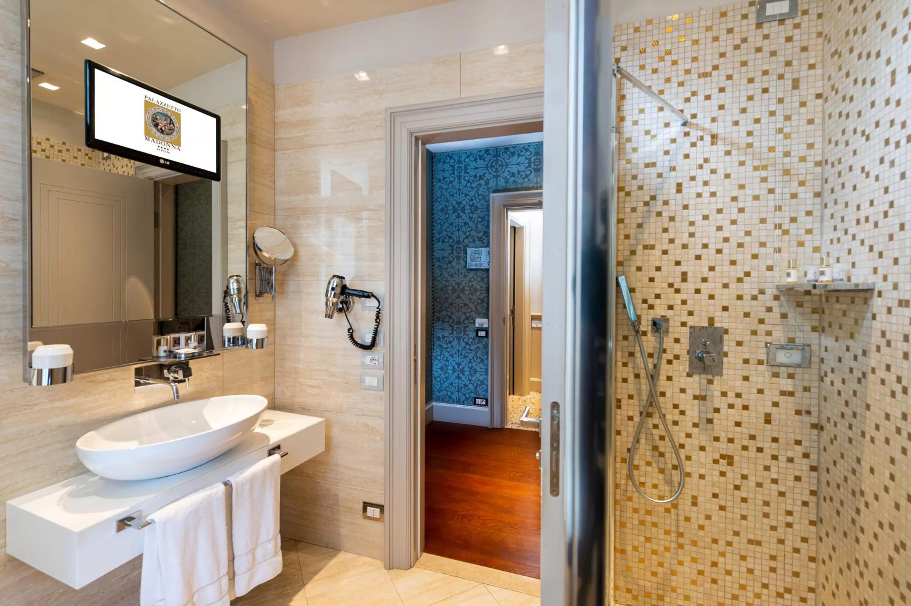 Shower in Hotel Palazzetto Madonna