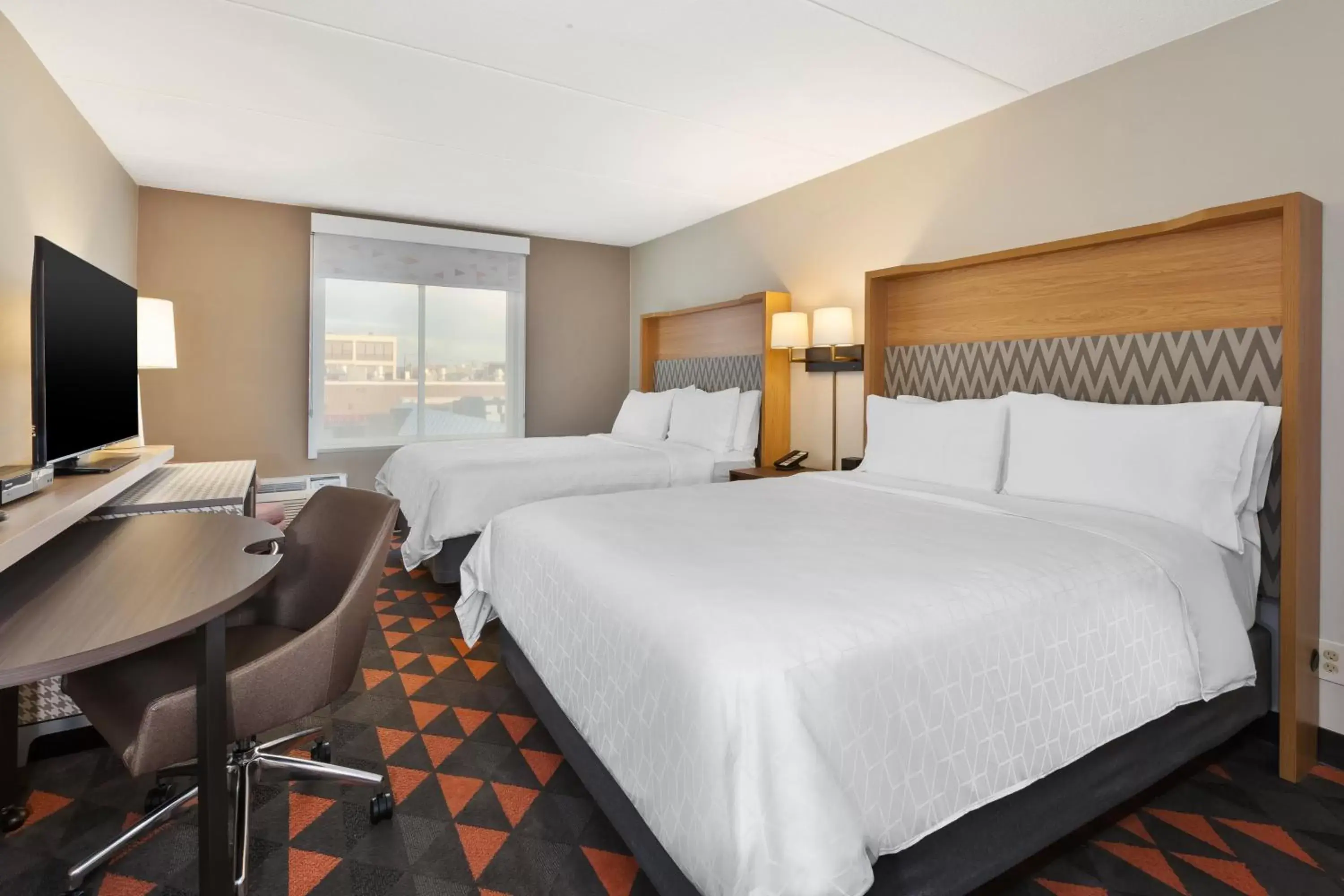 Standard Queen Room with Two Queen Beds in Holiday Inn Westbury-Long Island by IHG Standard Queen Room with Two Queen Beds in Holiday Inn Westbury-Long Island by IHG