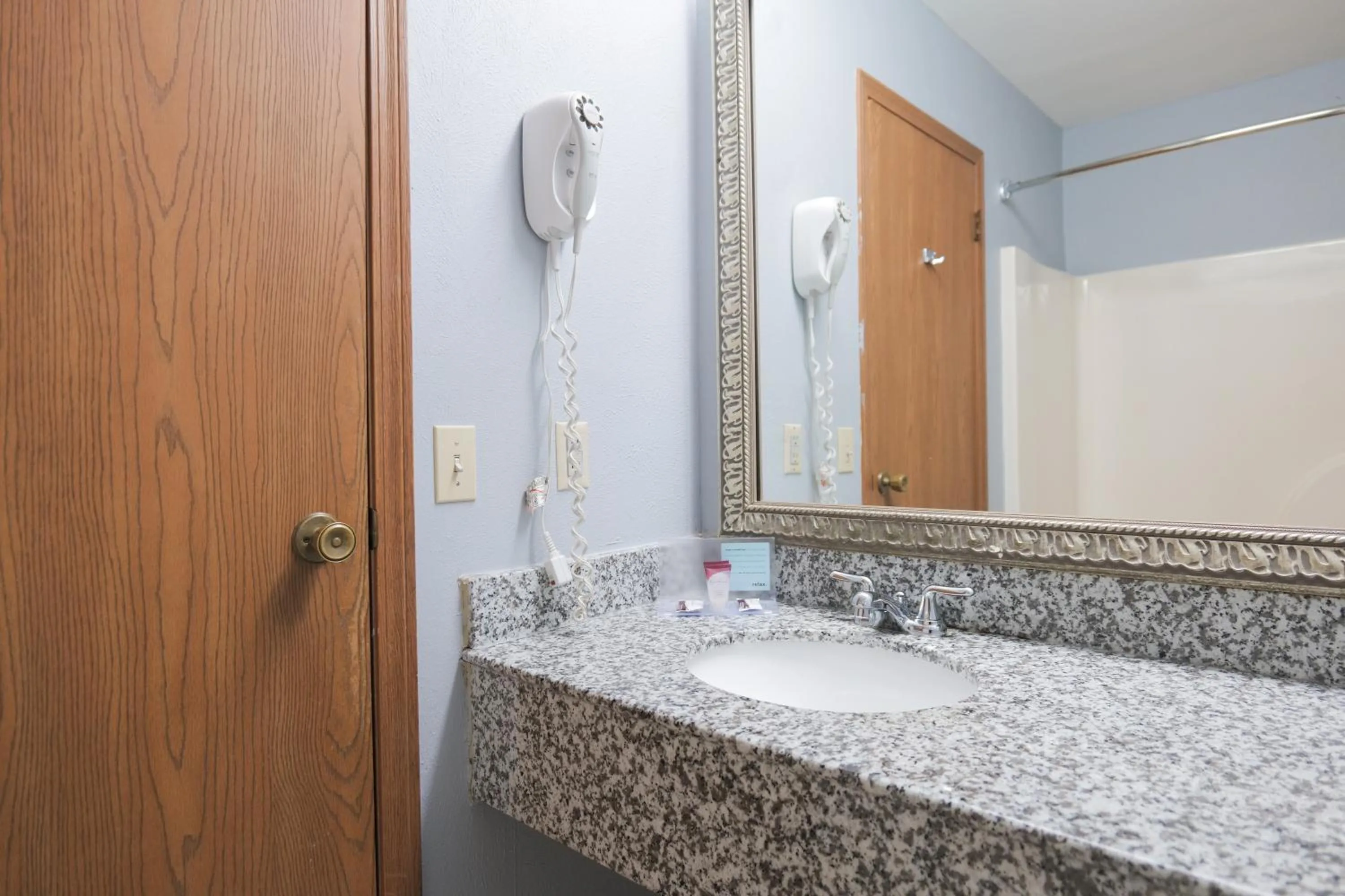 Bathroom in Baymont by Wyndham Flint Airport North