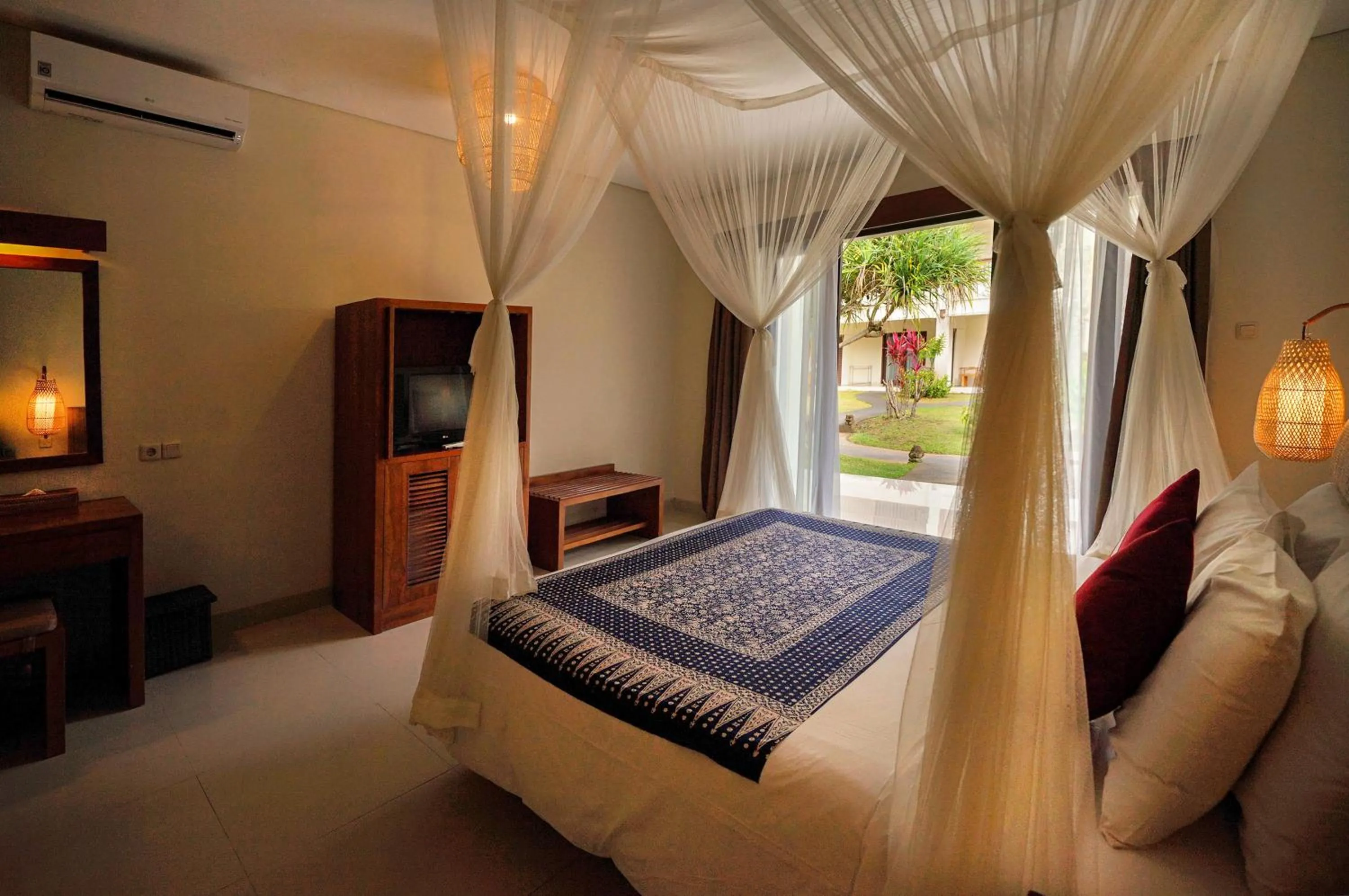 Bedroom, Bed in Pertiwi Resort & Spa