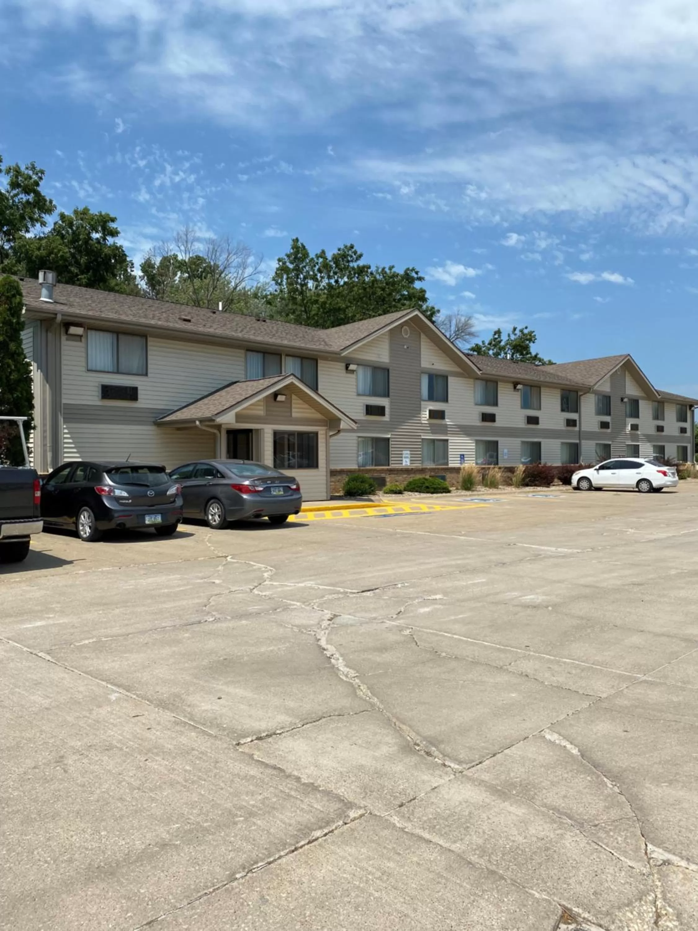 Property building in Super 8 by Wyndham Independence IA