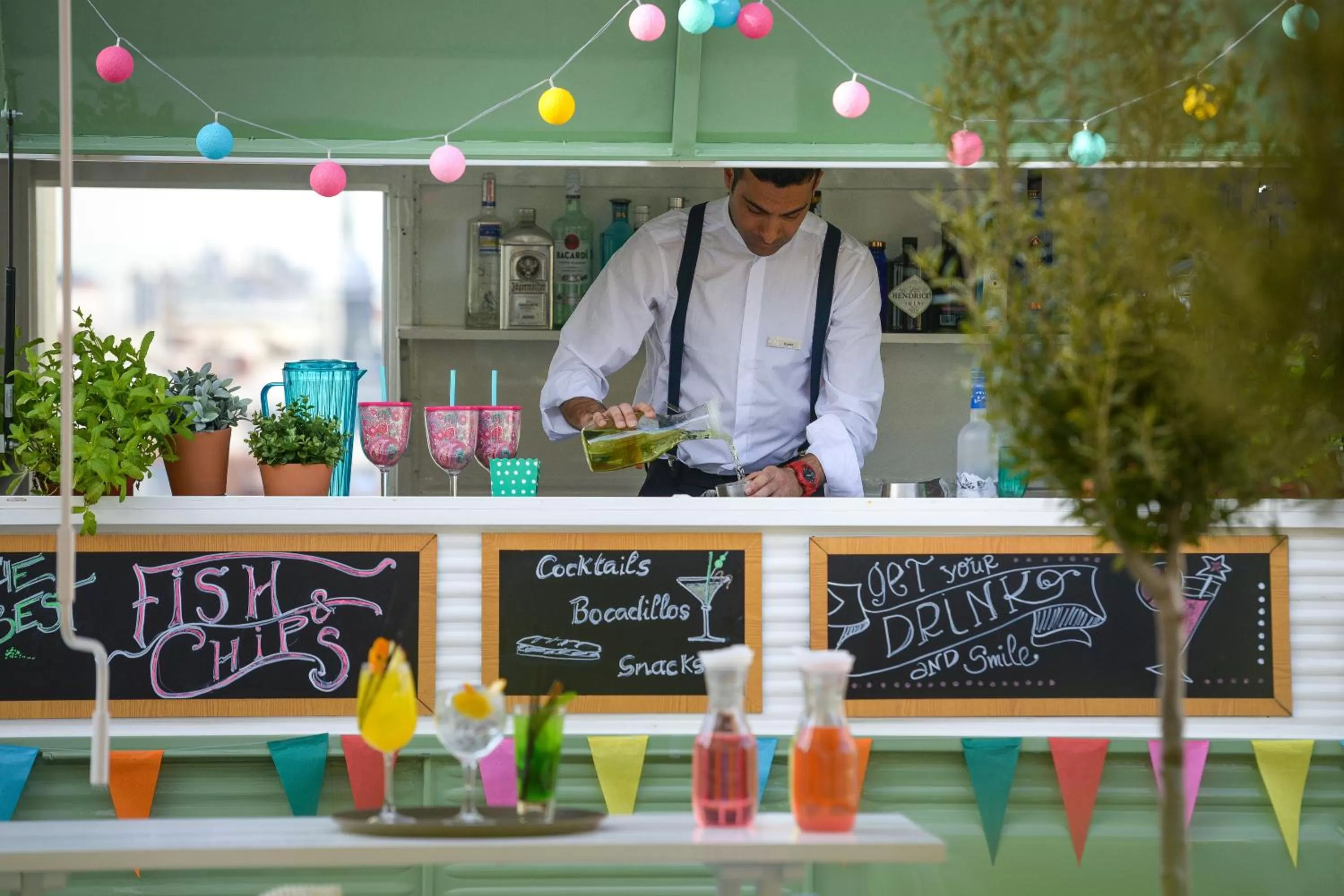 Food and drinks in Vincci The Mint