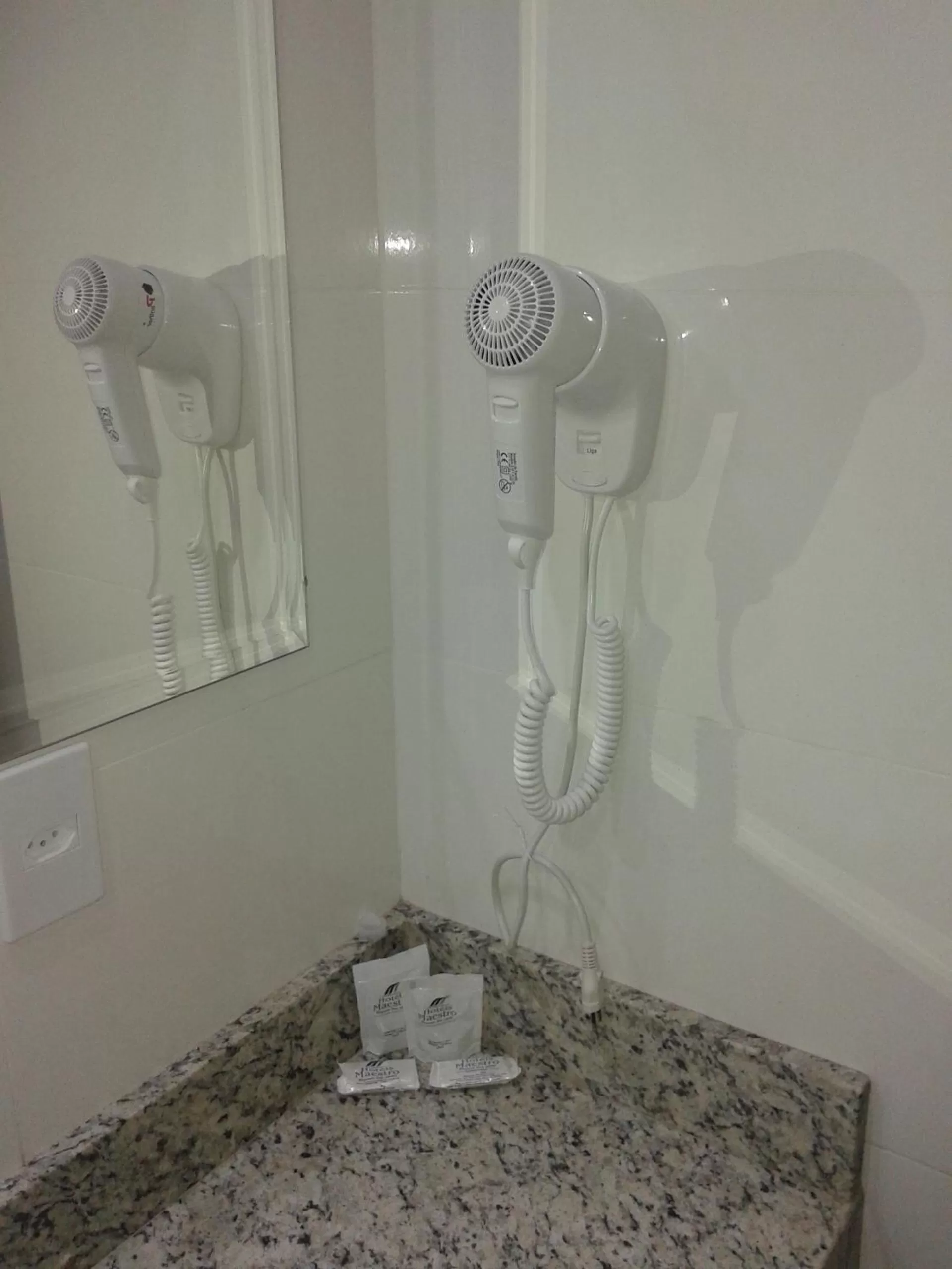 Bathroom in Hotel Maestro Villa Do Lago Toledo