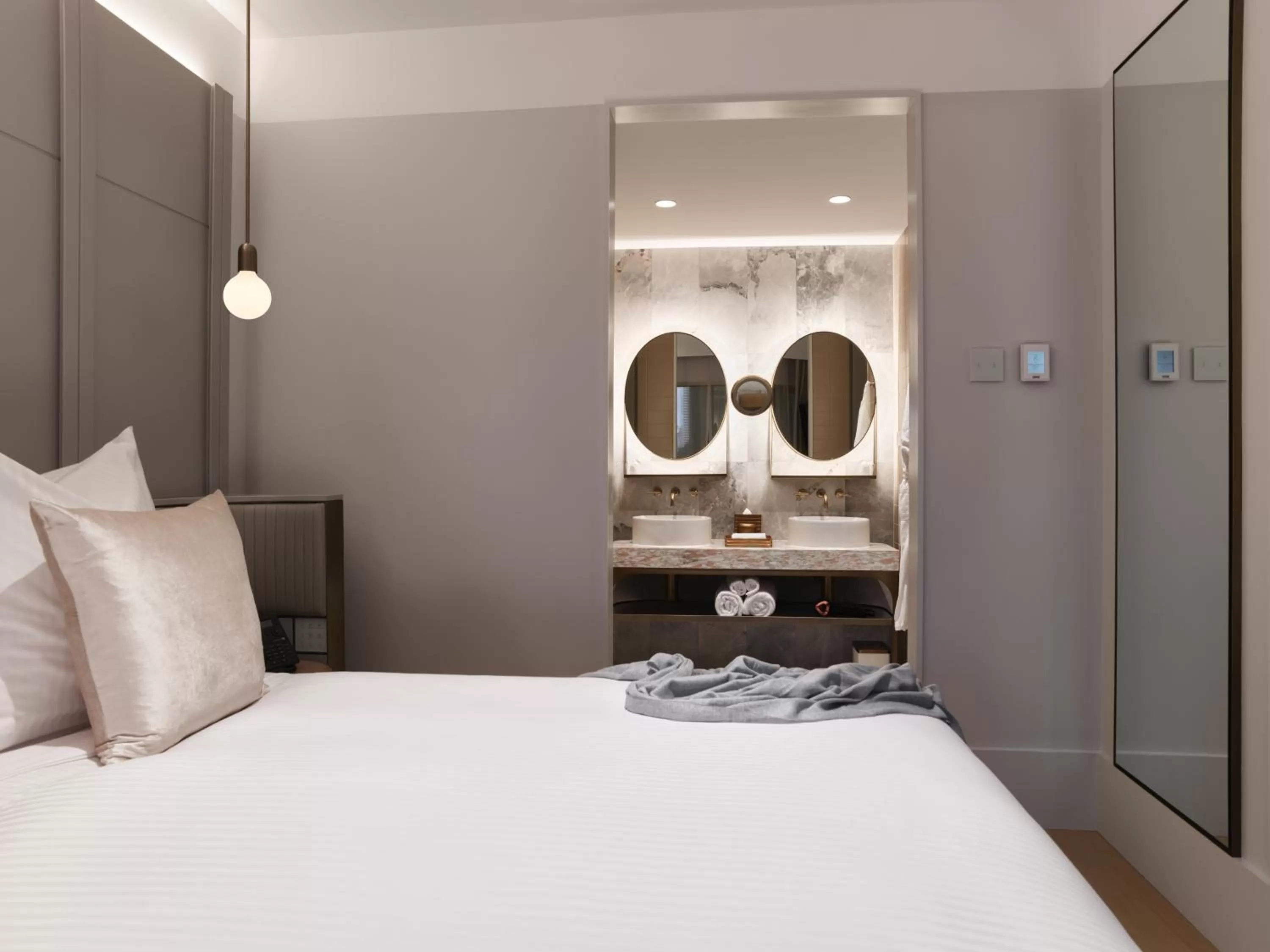 Toilet, Bed in The Porter House Hotel Sydney - MGallery