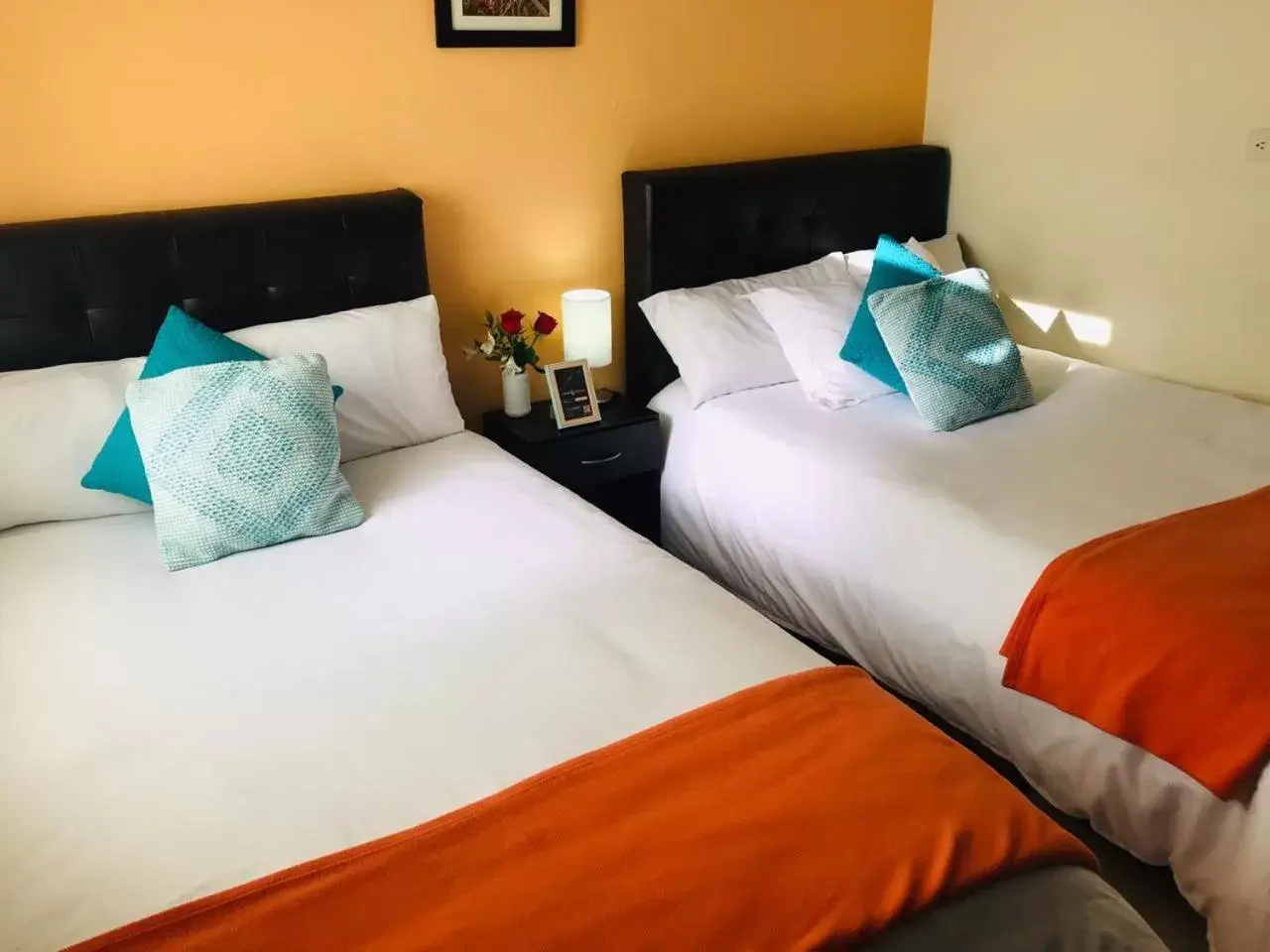 Triple Room with Private Bathroom in Casa Prada Bed & Breakfast Triple Room with Private Bathroom in Casa Prada Bed & Breakfast