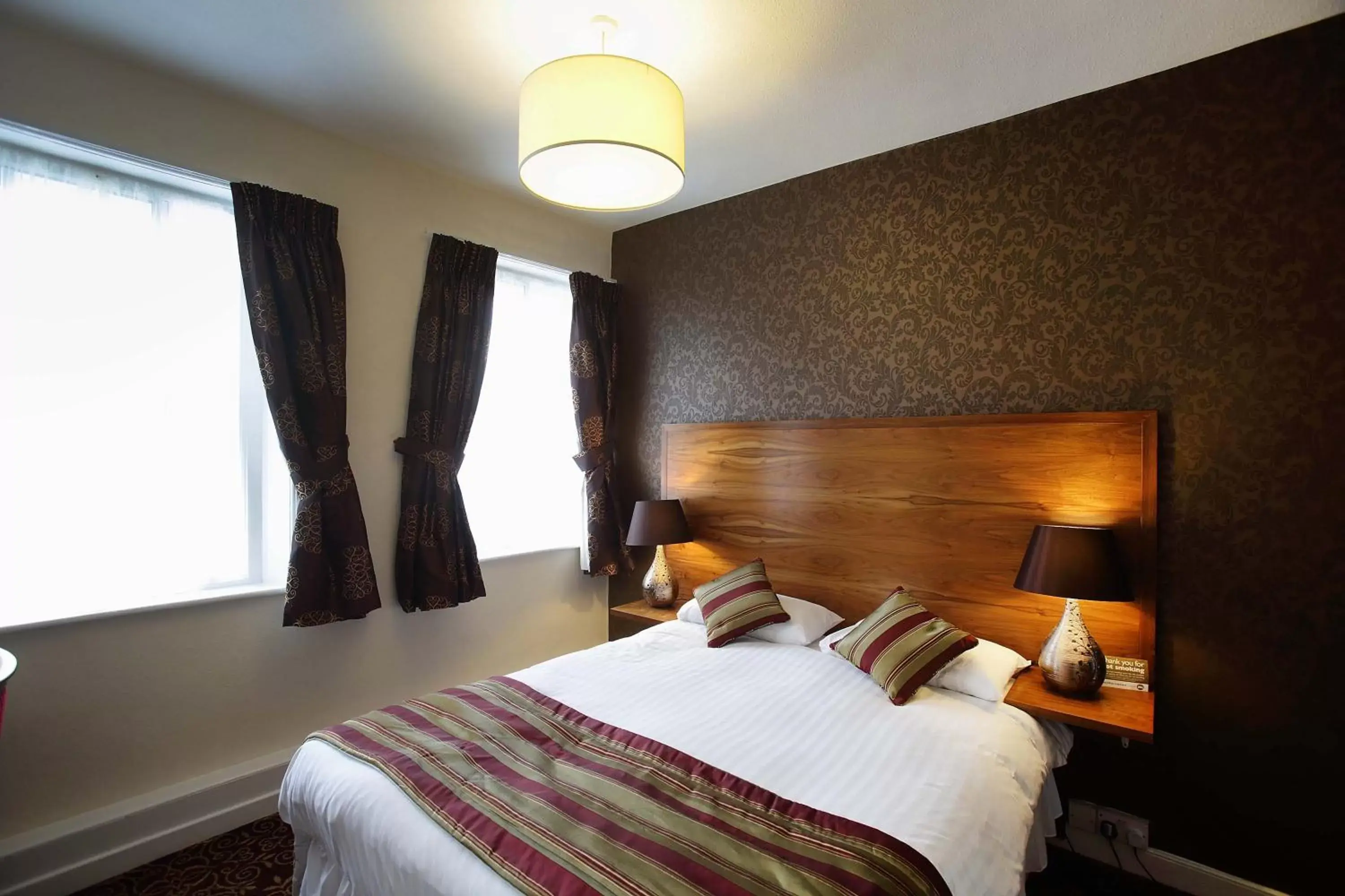 Double Room in The Three Tuns Hotel Wetherspoon Double Room in The Three Tuns Hotel Wetherspoon