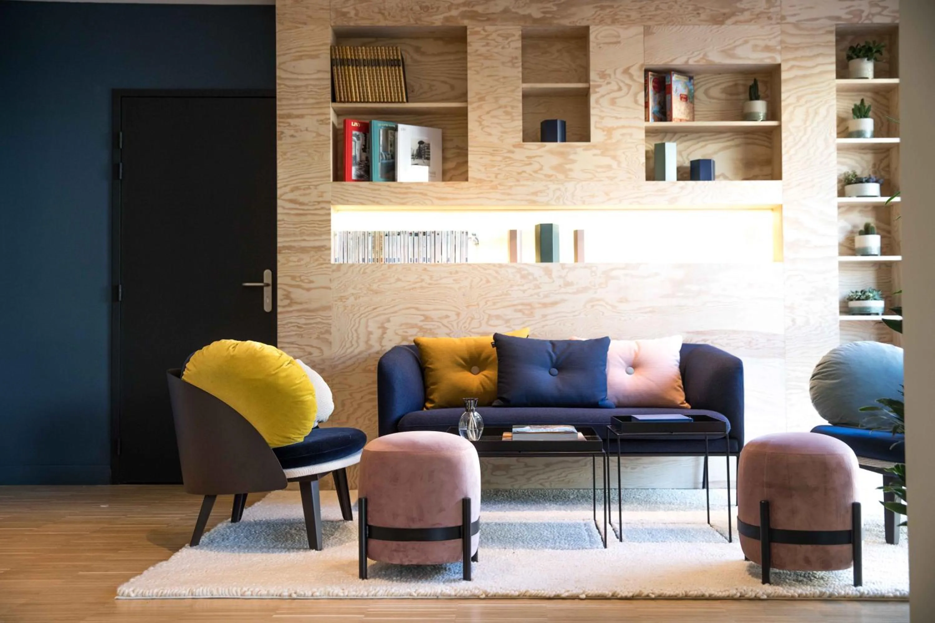 Communal lounge/ TV room in T Boutique Hotel