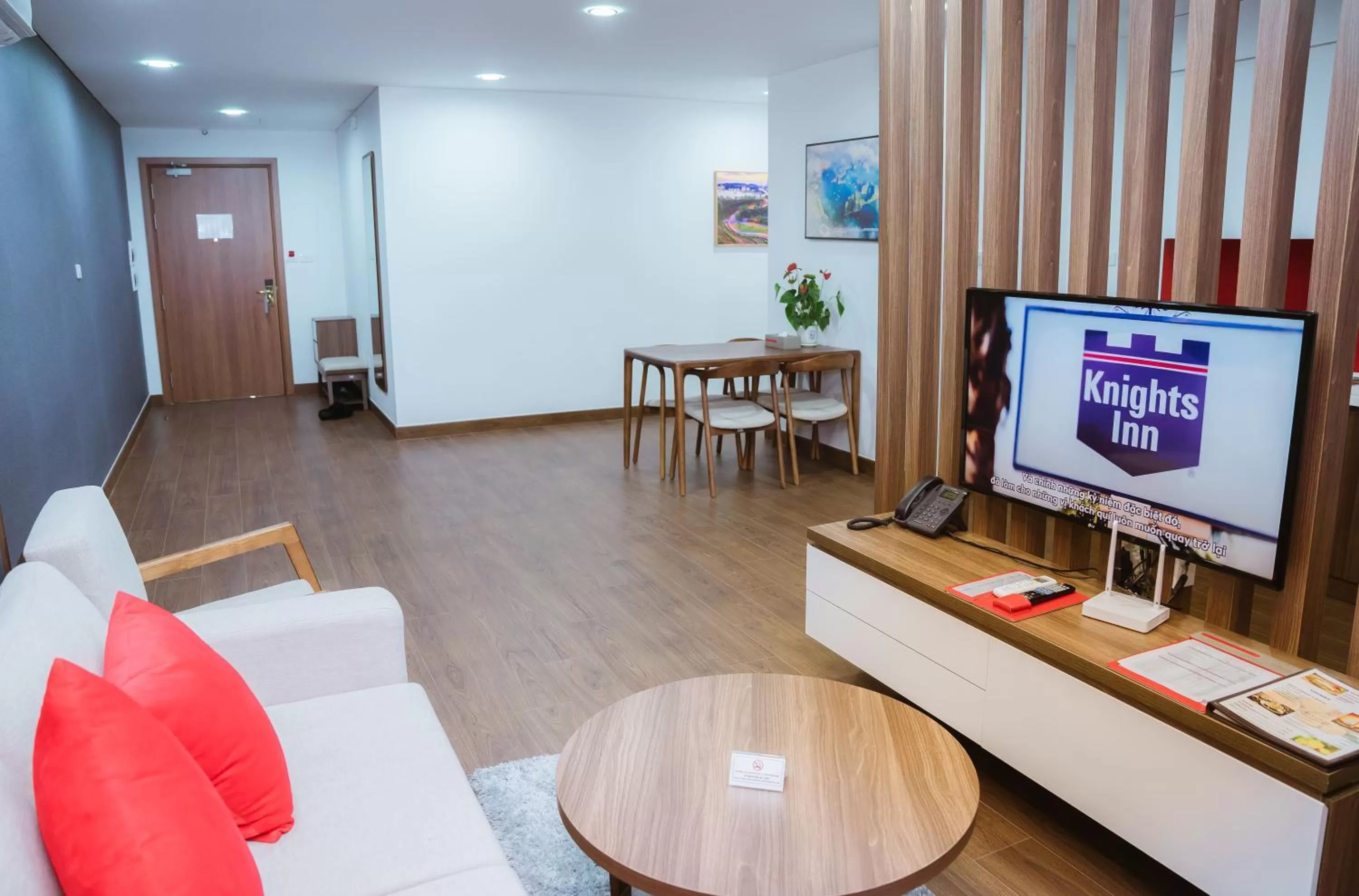 Living room in Ramada Hotel & Suites by Wyndham Halong Bay View