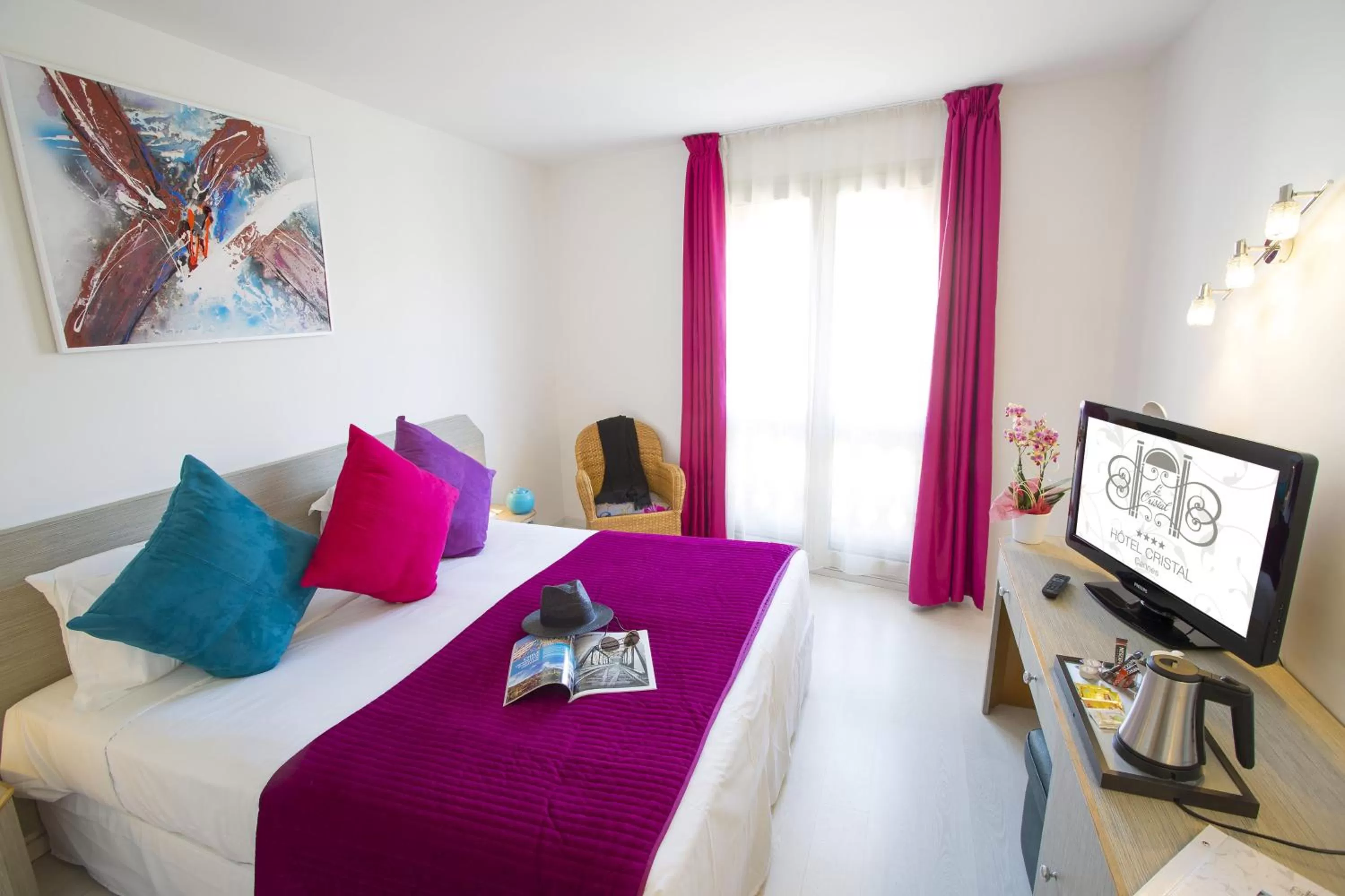 Patio, Bed in Cristal Hôtel & Spa