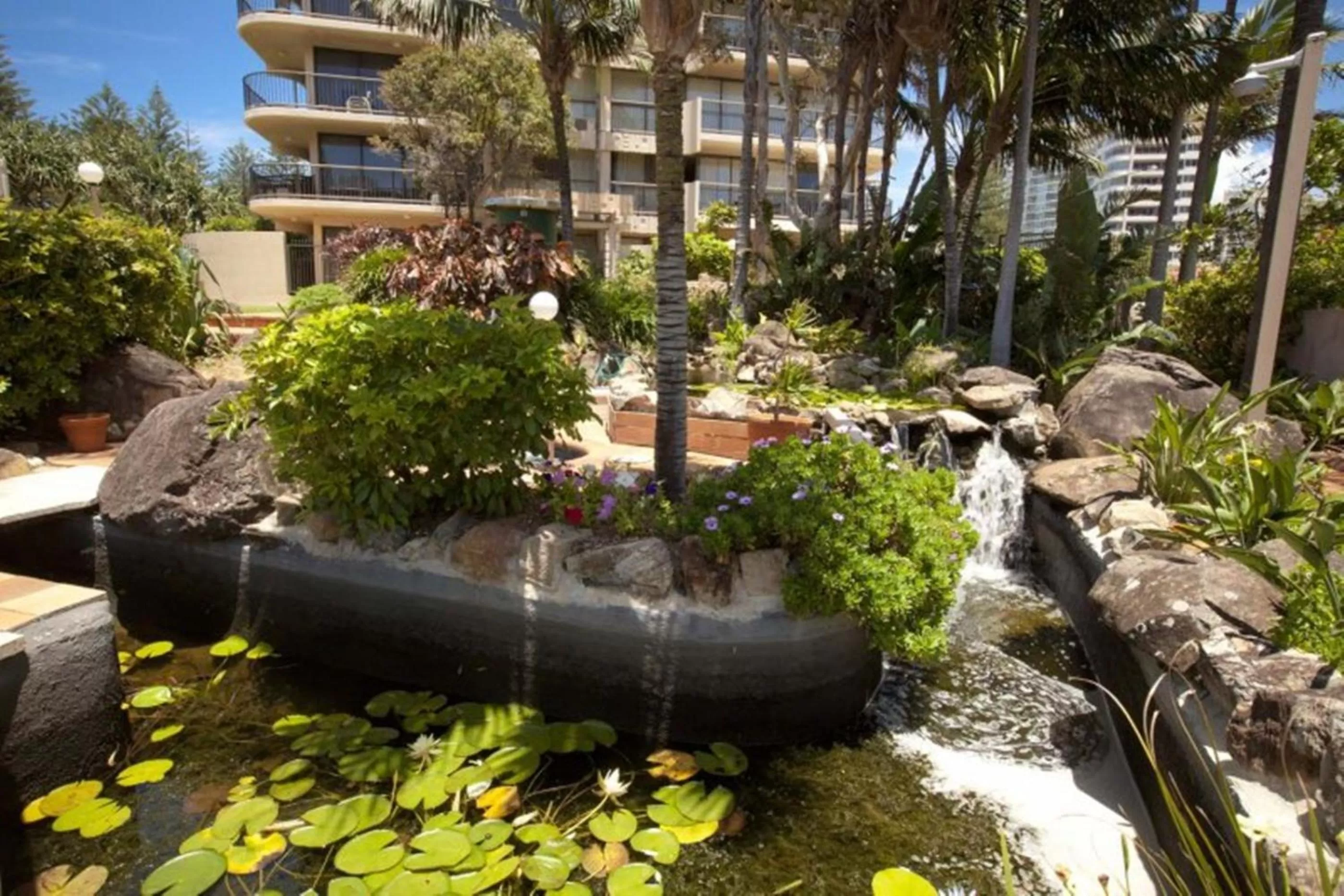 Garden in De Ville Apartments