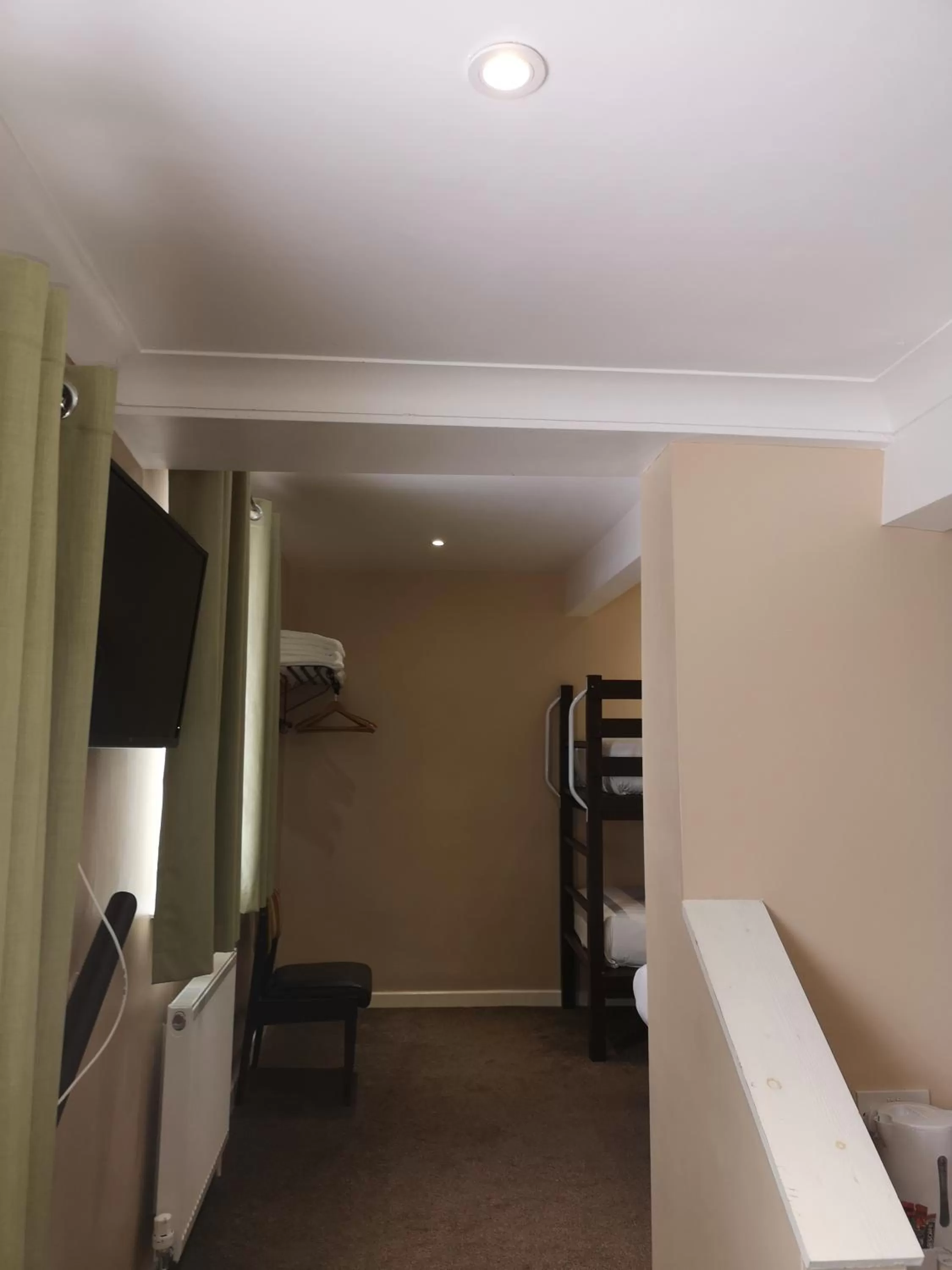 TV and multimedia, Bed in The Lawton