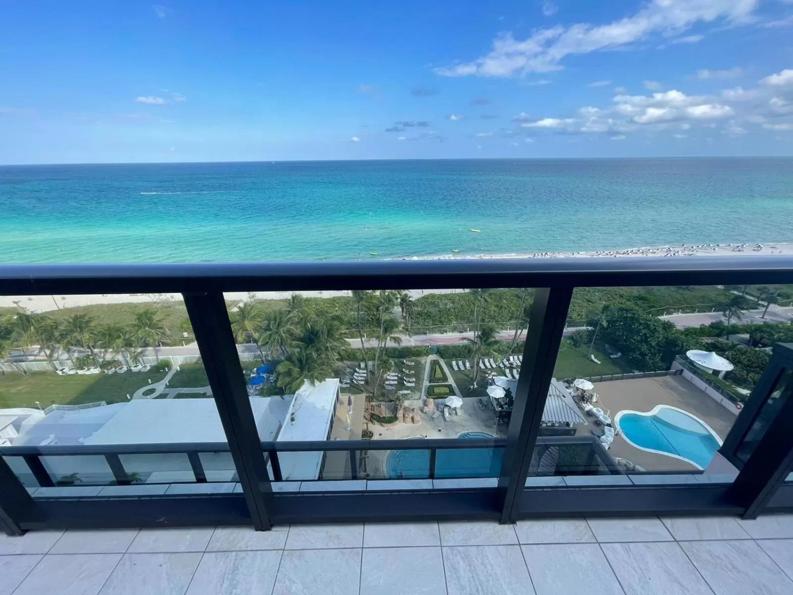 Property building, Balcony/Terrace in The Alexander Beach Residences