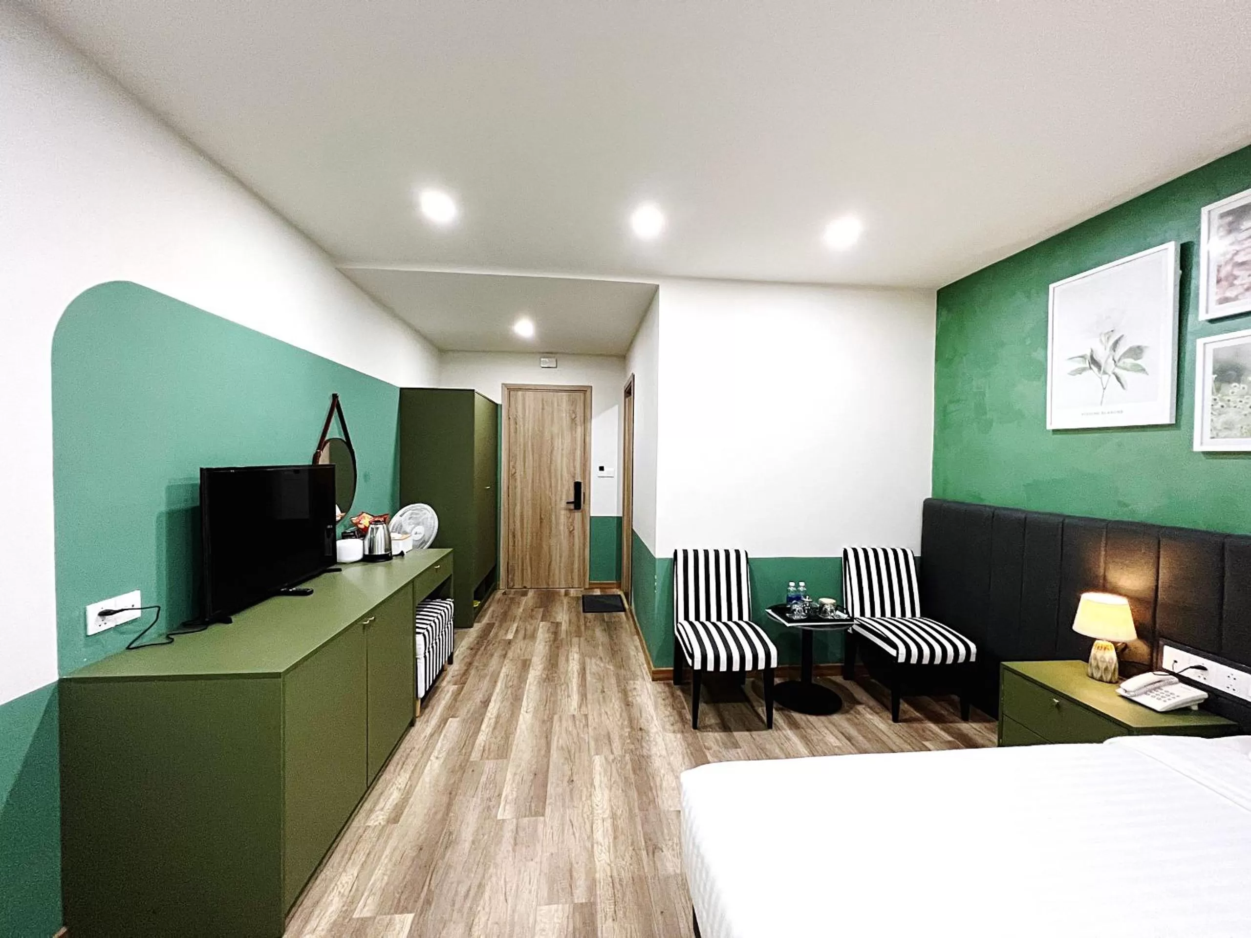 Bedroom, Bed in De La Sol Villa Dalat