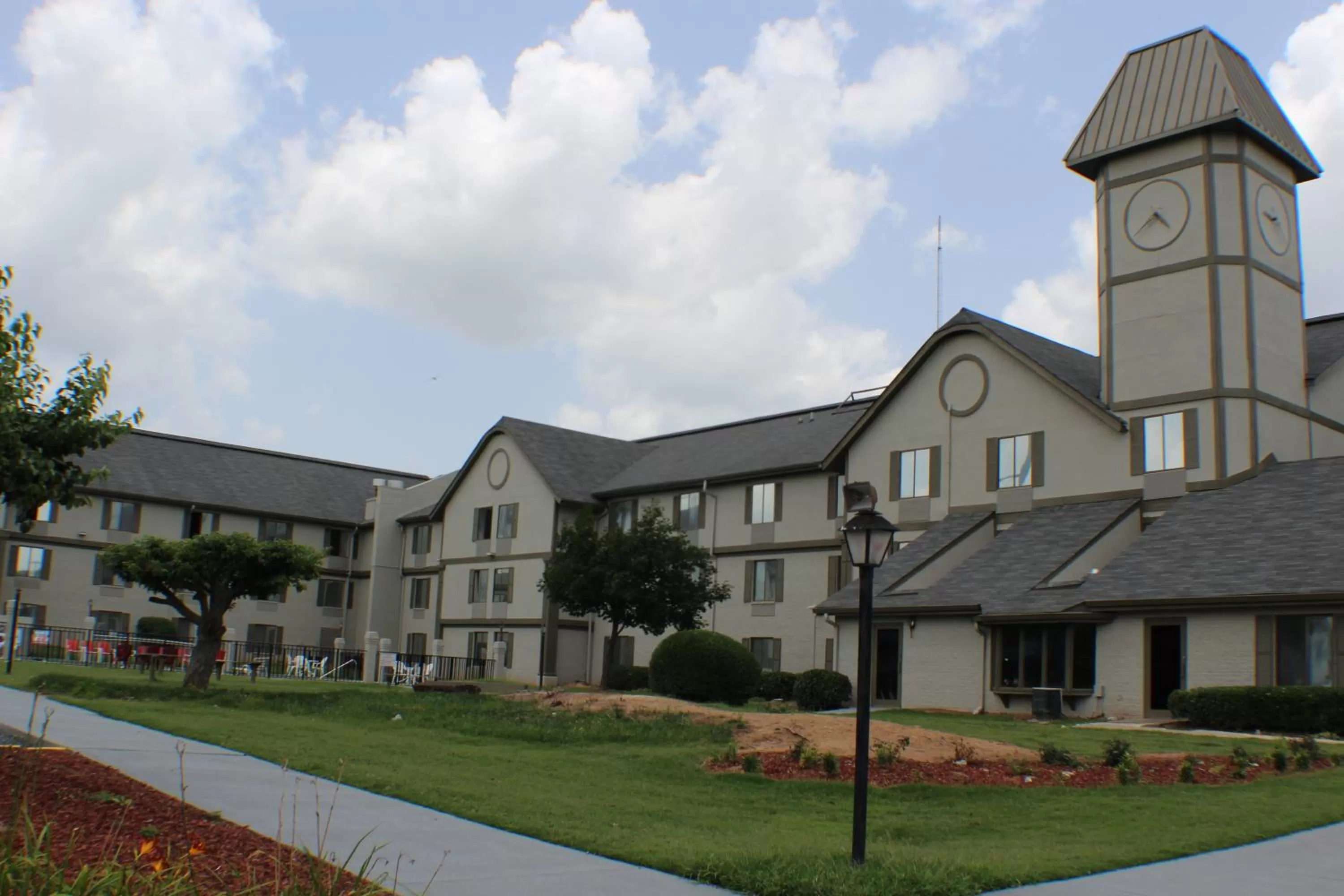 Property building in Araamda Inn