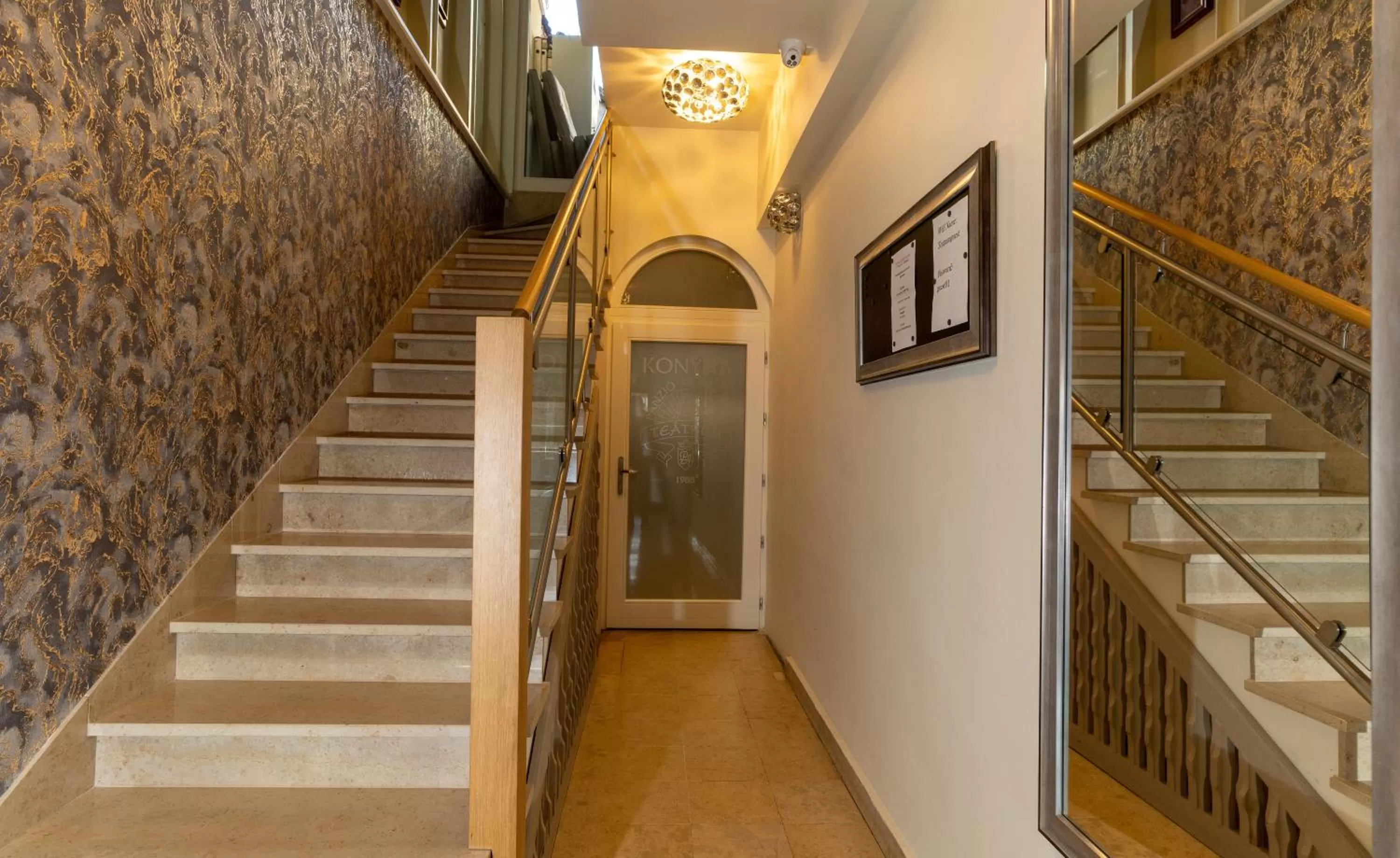 Facade/entrance in Teátrum Boutique Hotel