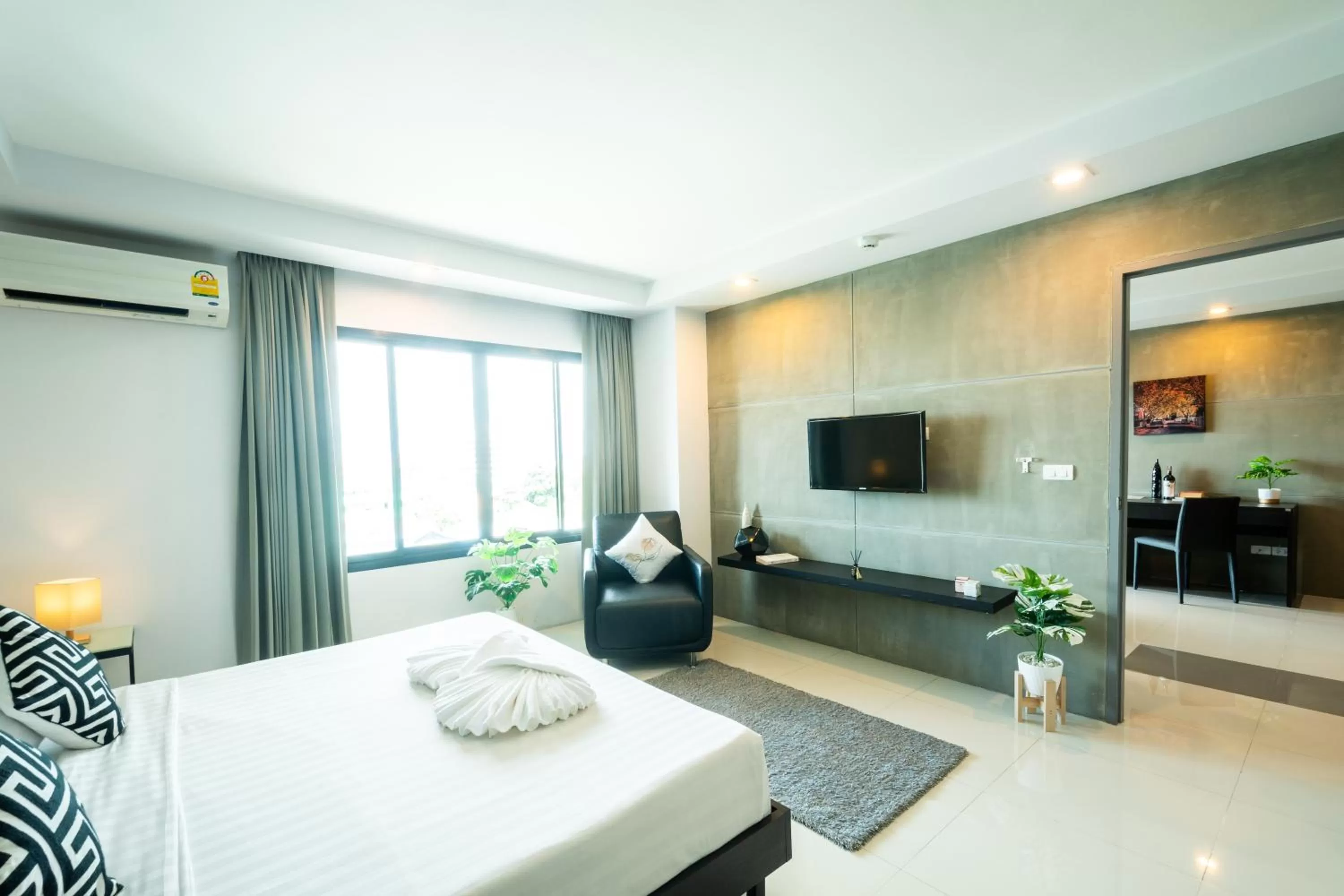 Bed in We Grand Ever 9