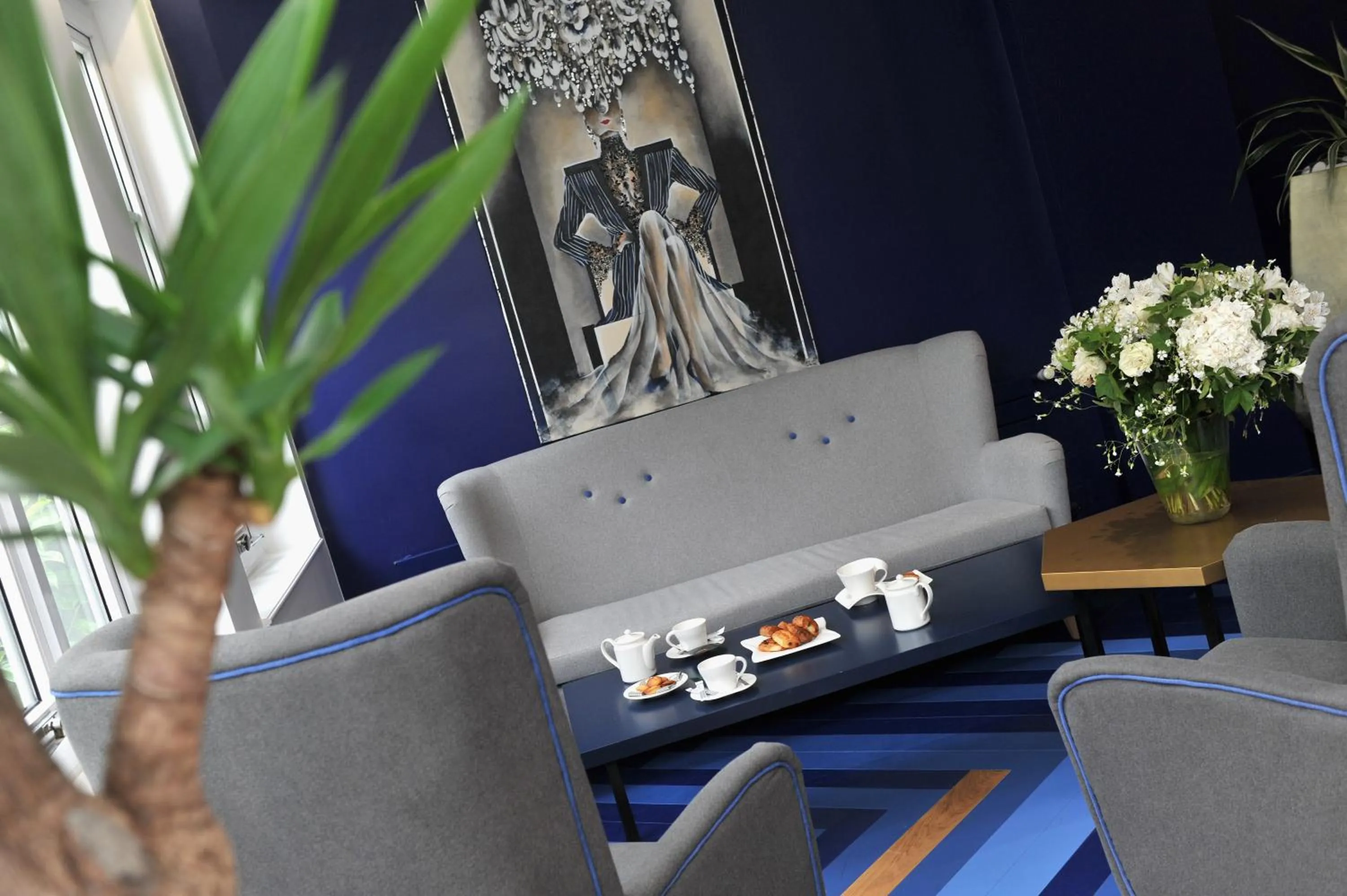 Lobby or reception in Mercure Paris Saint Cloud Hippodrome