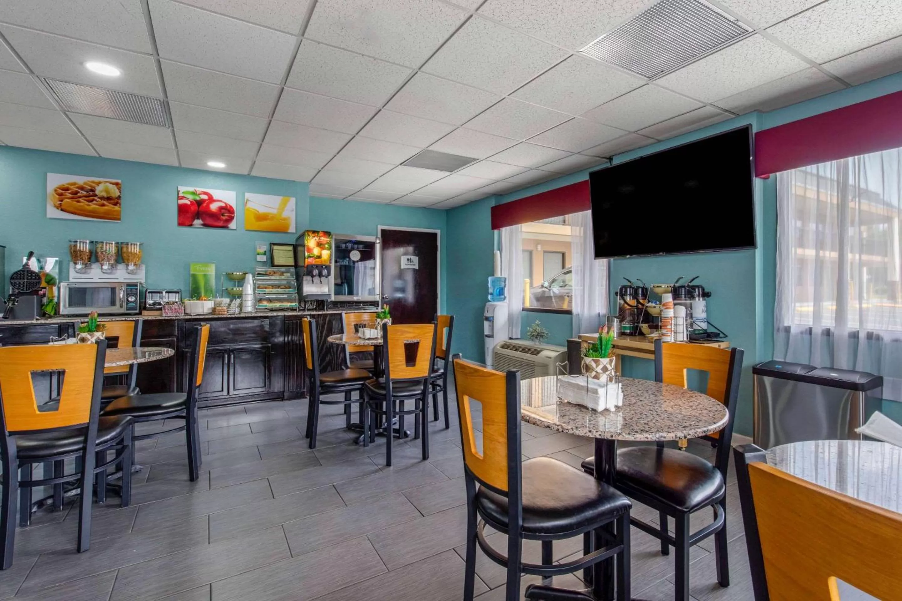 Restaurant/places to eat in Quality Inn Kingston Springs