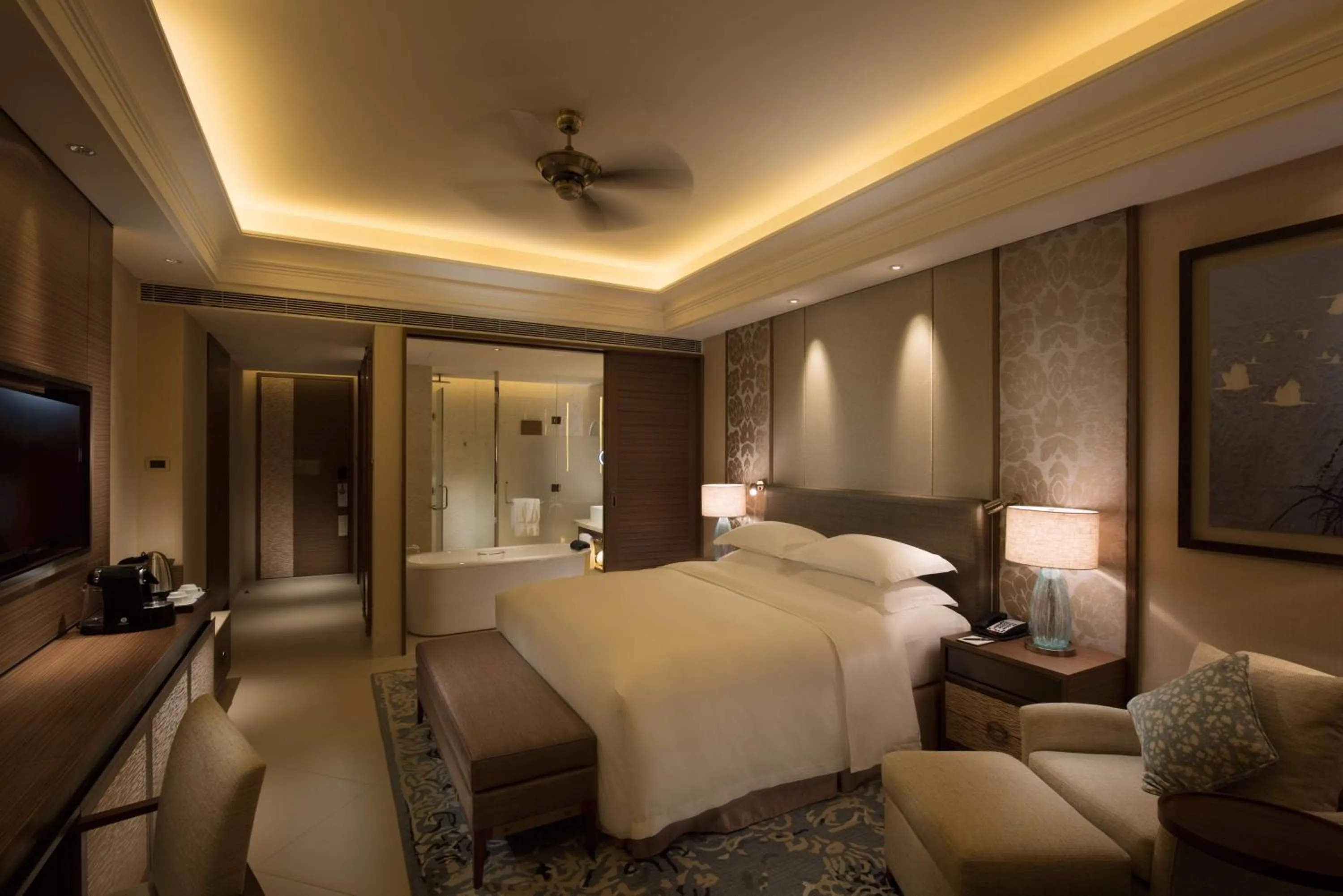 Bedroom, Bed in Hilton Haikou Meilan - Beachfront Hotel