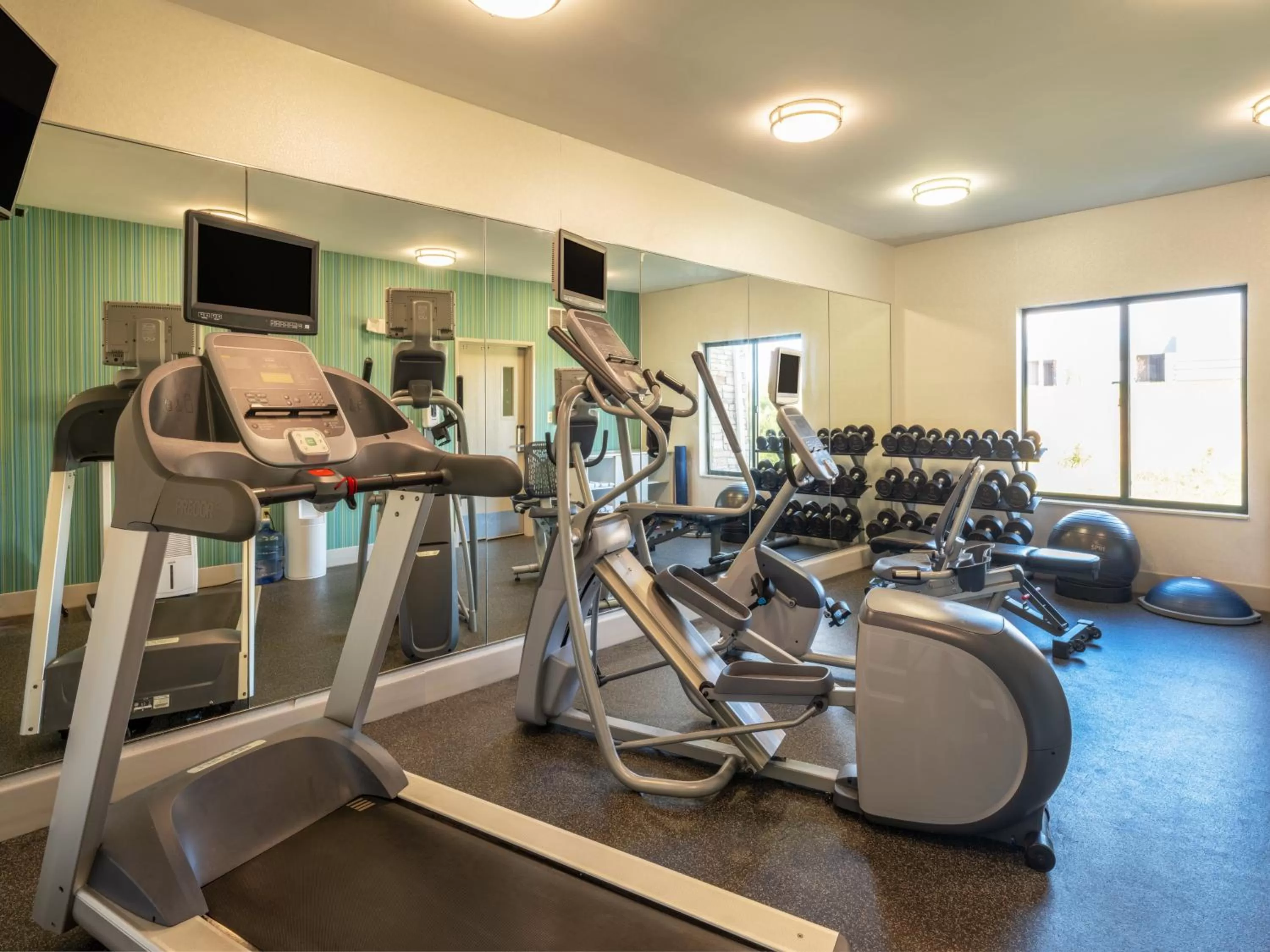 Fitness centre/facilities in Holiday Inn Express Gas City by IHG