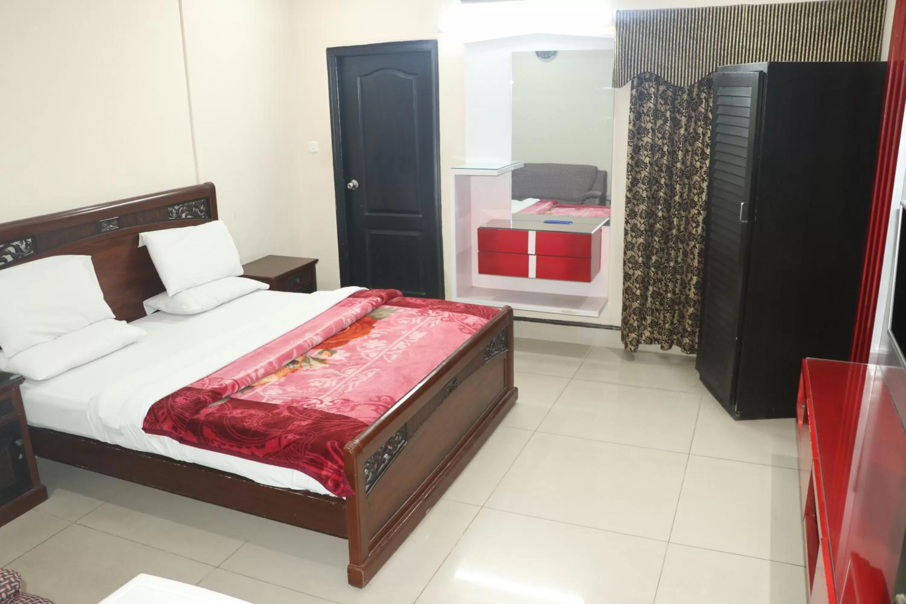 Photo of the whole room, Bed in Hotel Grace inn