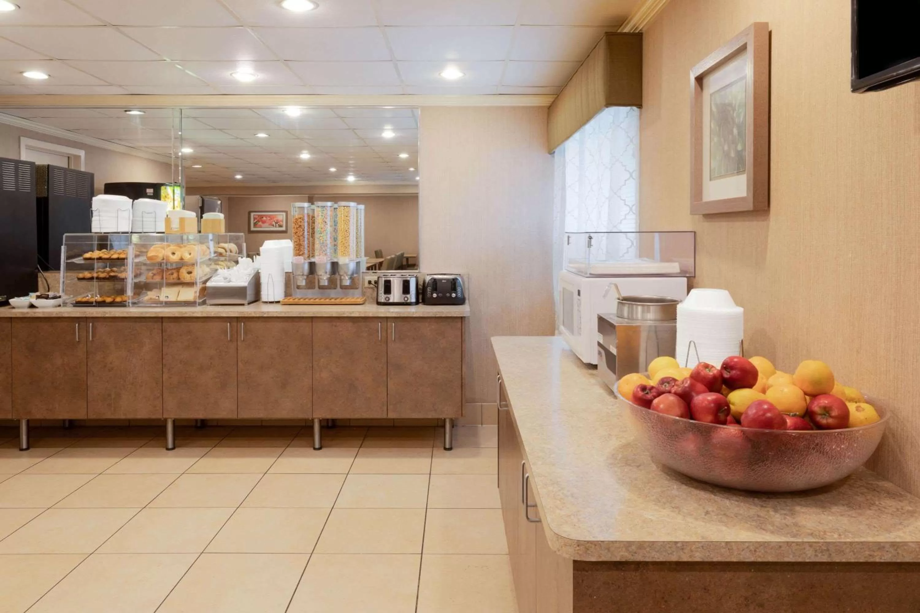 Restaurant/places to eat in La Quinta Inn by Wyndham Minneapolis Airport Bloomington