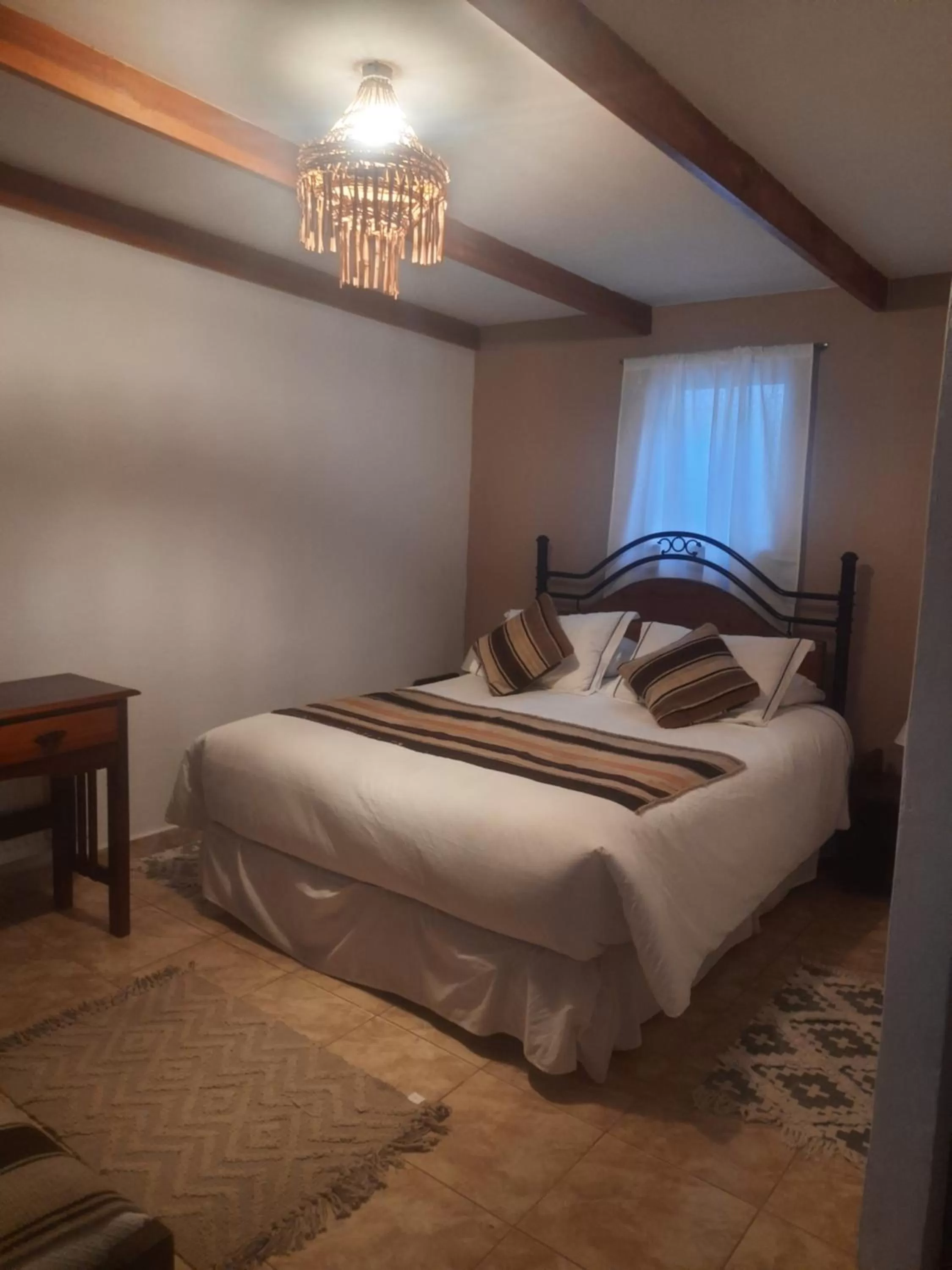 Bedroom, Bed in Hostal Katarpe