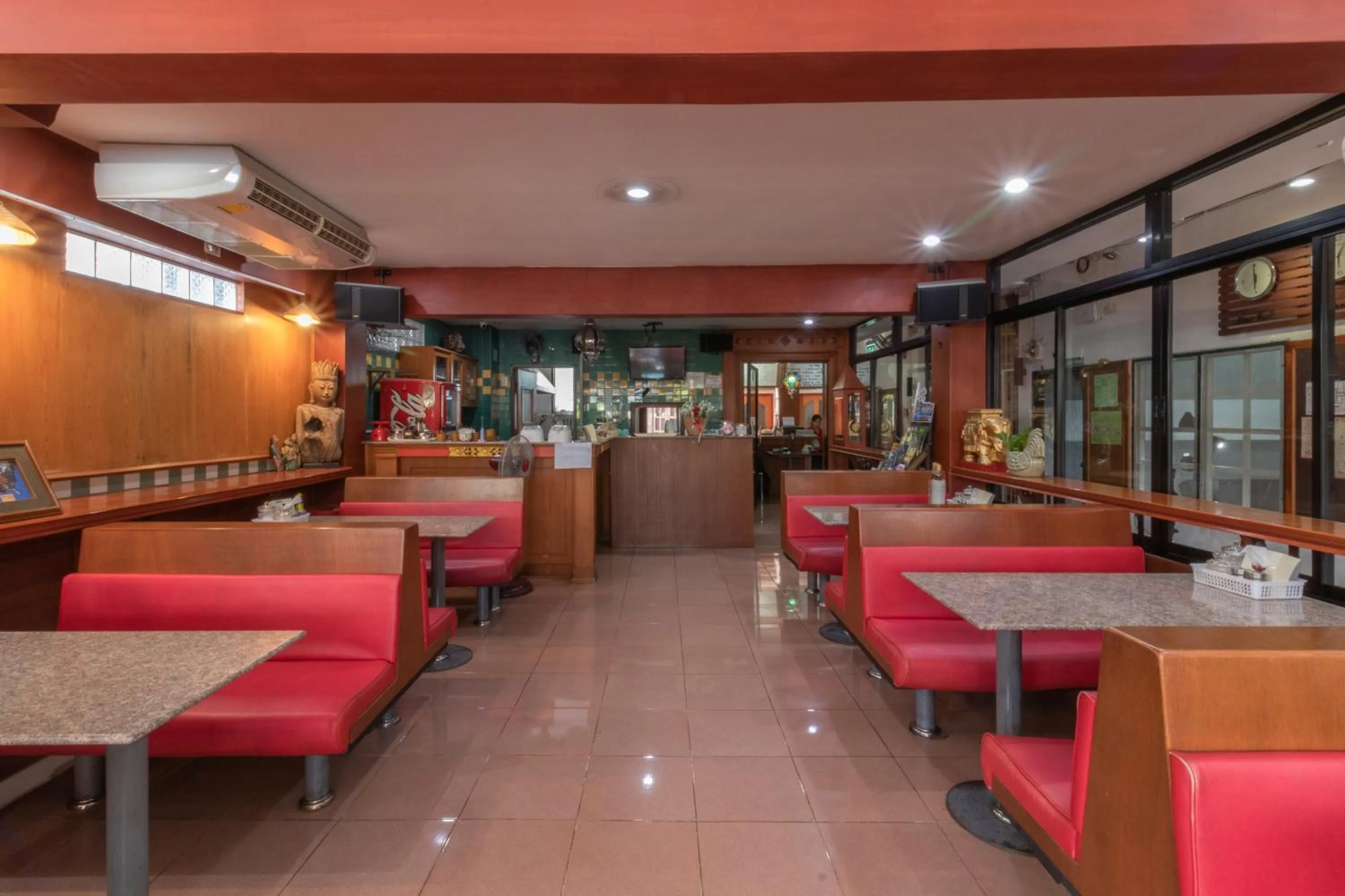 Restaurant/places to eat in Rendezvous Oldtown Chiangmai