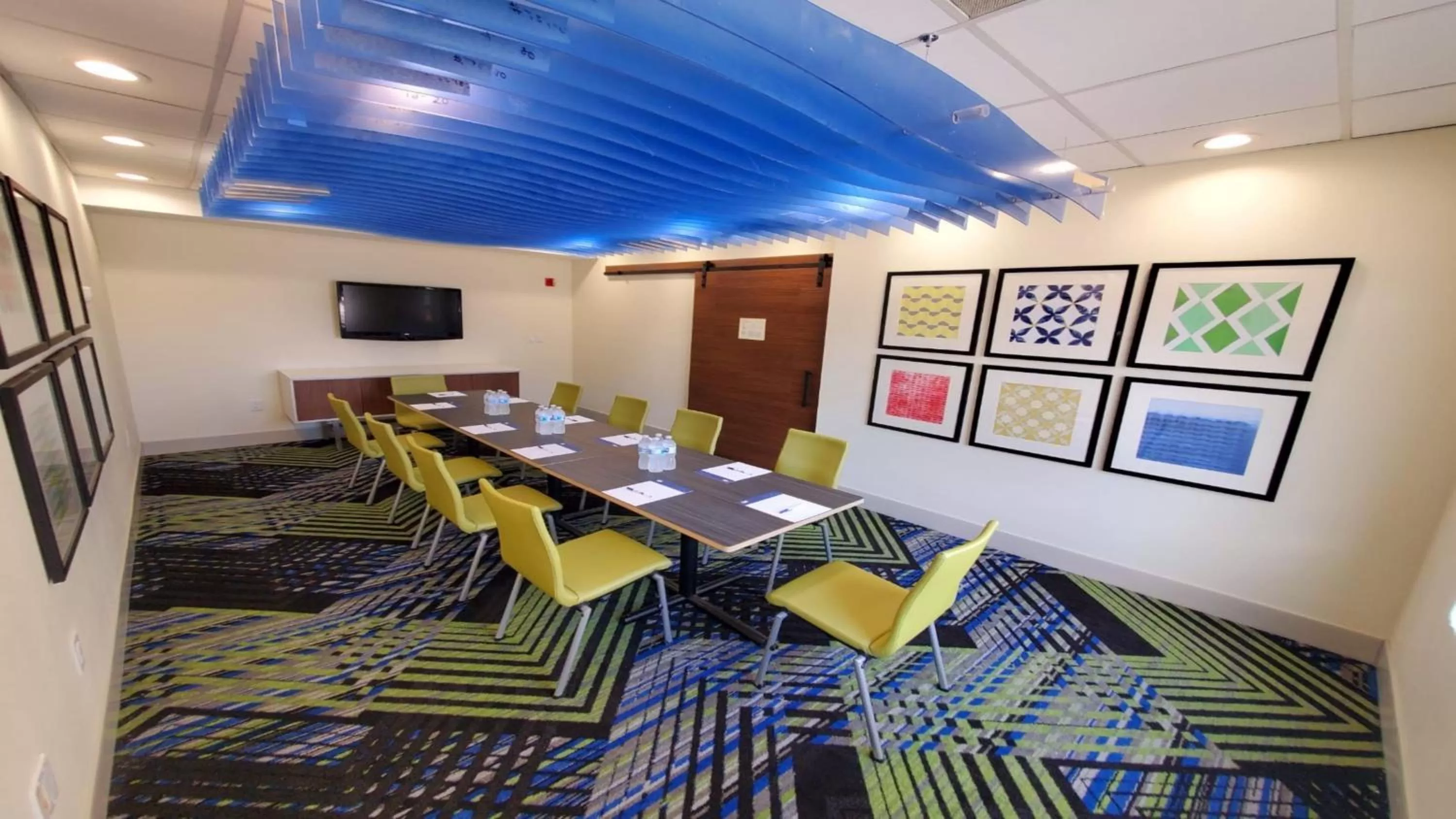 Meeting/conference room in Holiday Inn Express & Suites Arlington North – Stadium Area by IHG