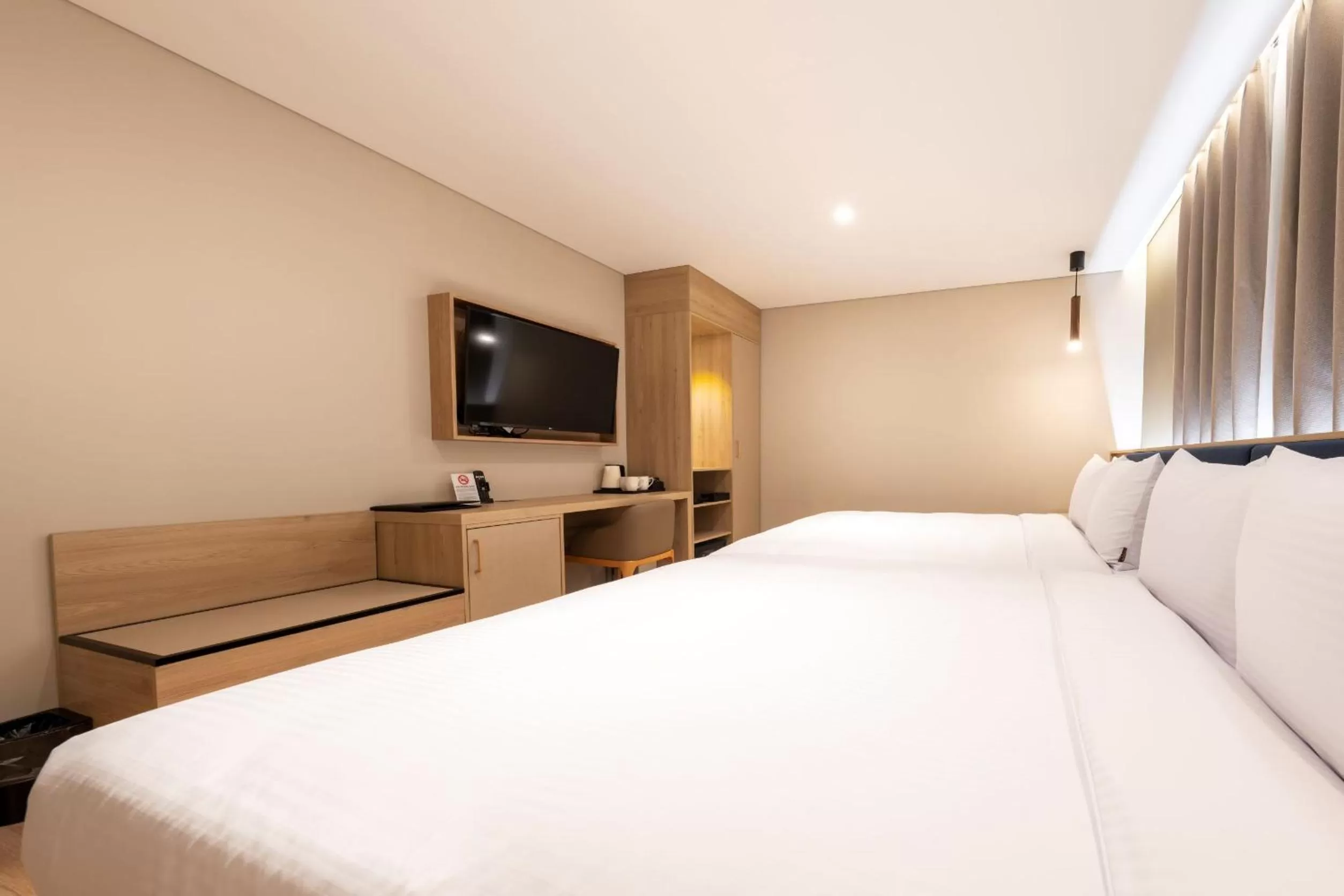 Photo of the whole room, Bed in Hotel Foret The Spa