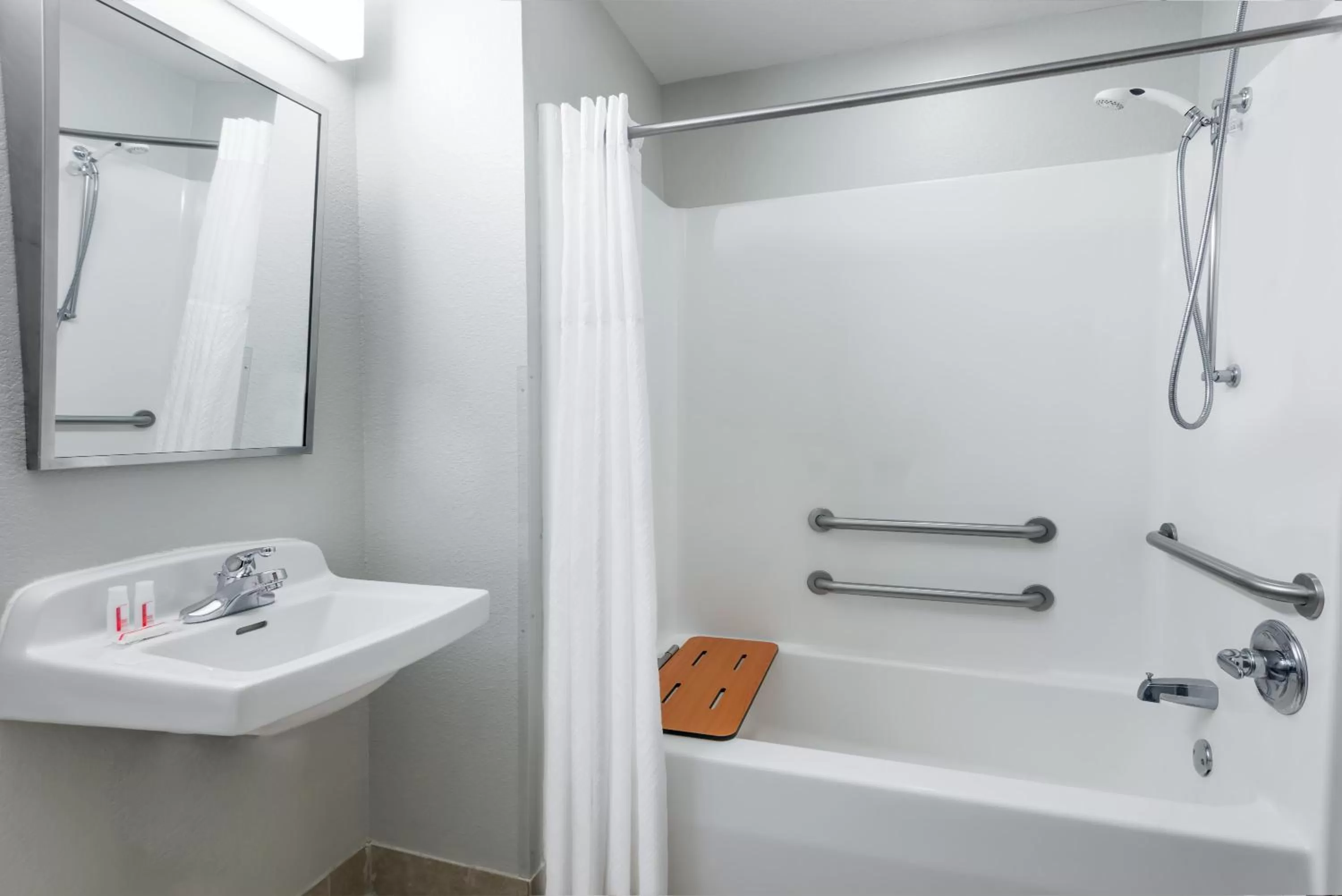 Shower in Sonesta Essential Morgantown