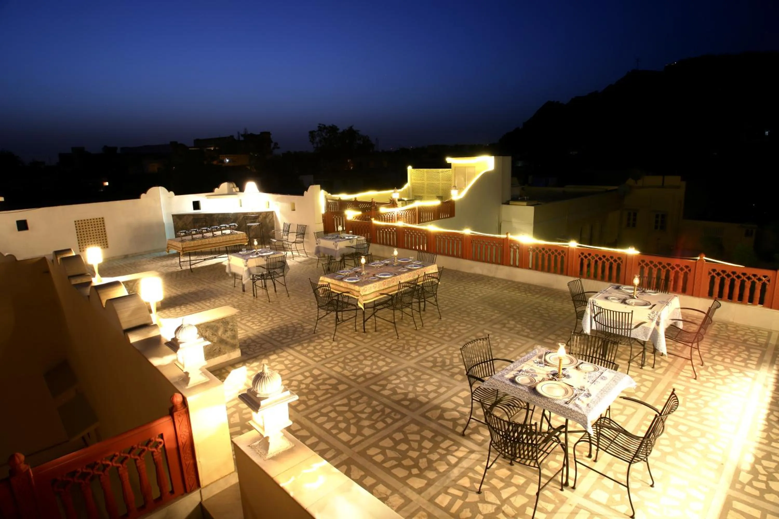 Restaurant/places to eat in Khatu Haveli