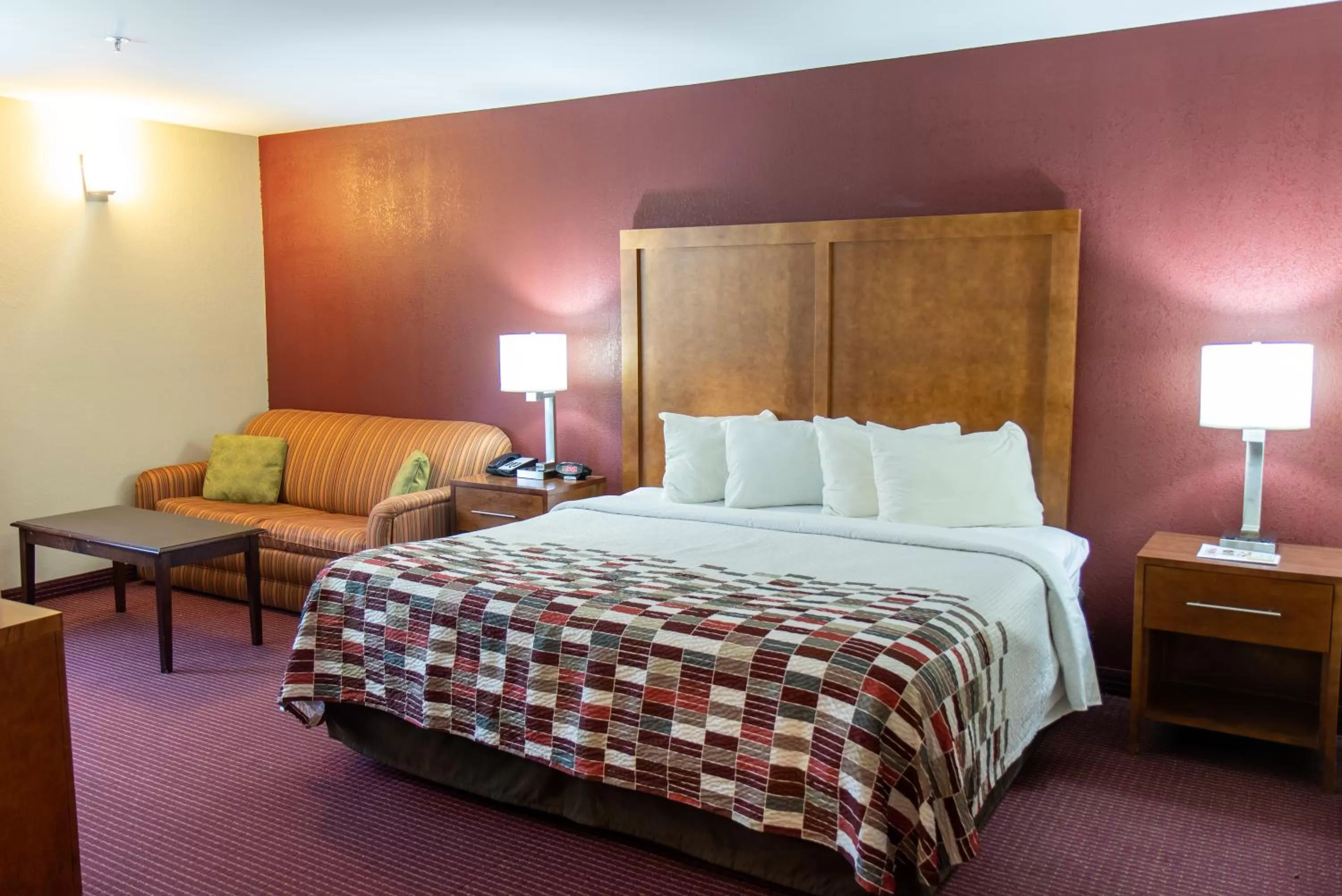 Superior King Room with Sofa Bed Non-Smoking in Red Roof Inn Newport News - Yorktown
