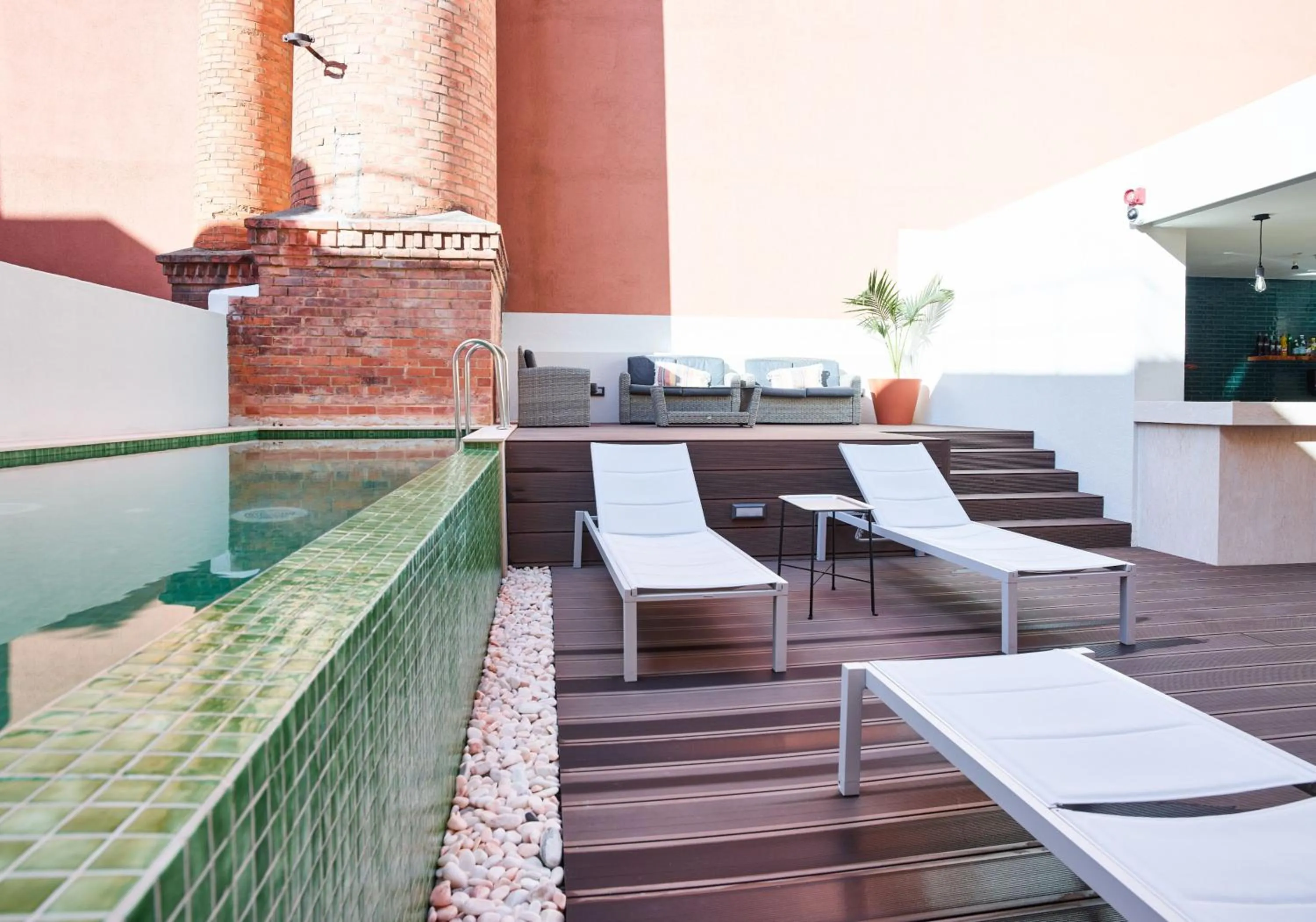 Pool view in Hotel Florescente